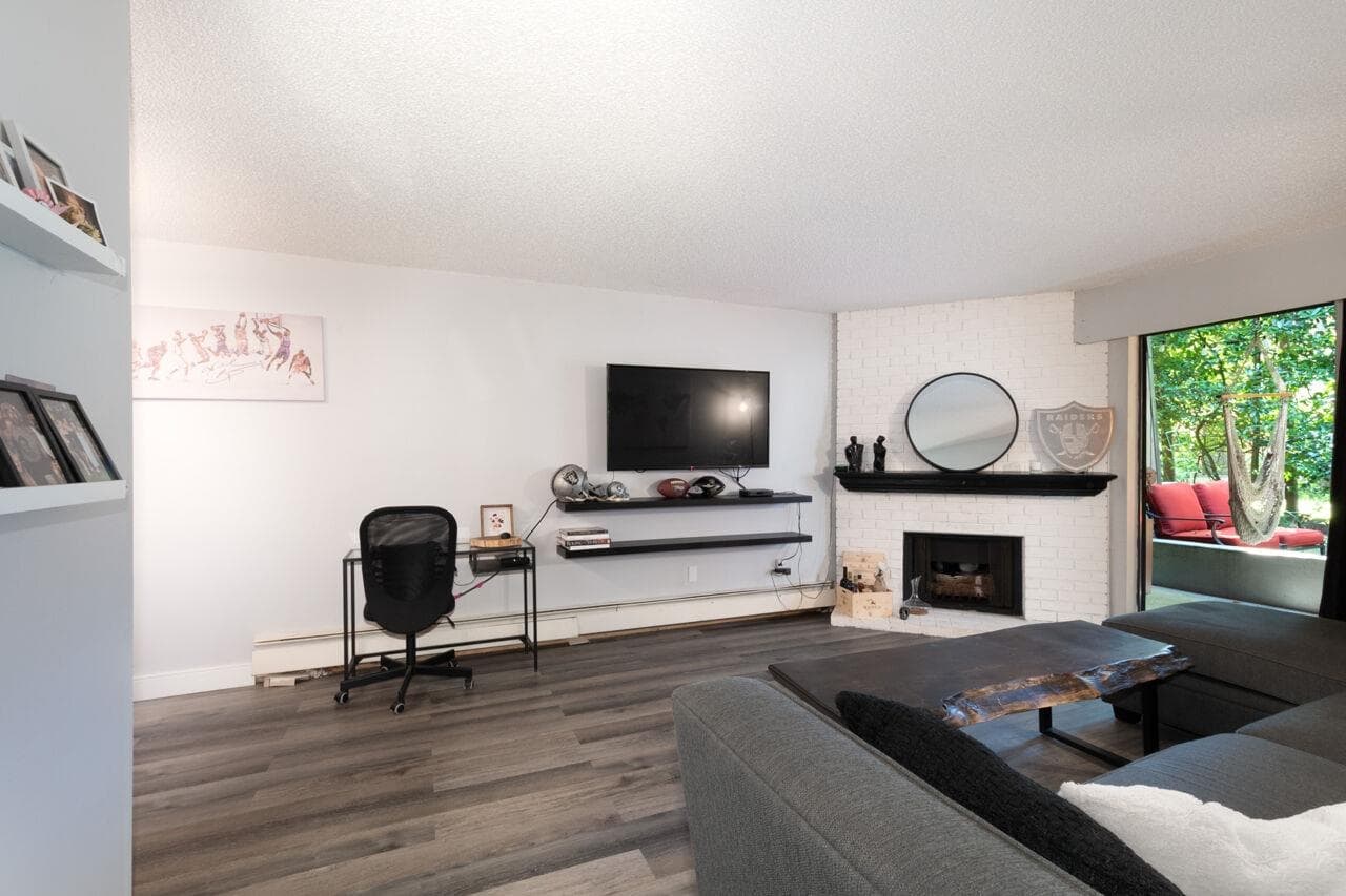 111 - 9101 Horne Street, Burnaby, V3N 4M3 — photo 3