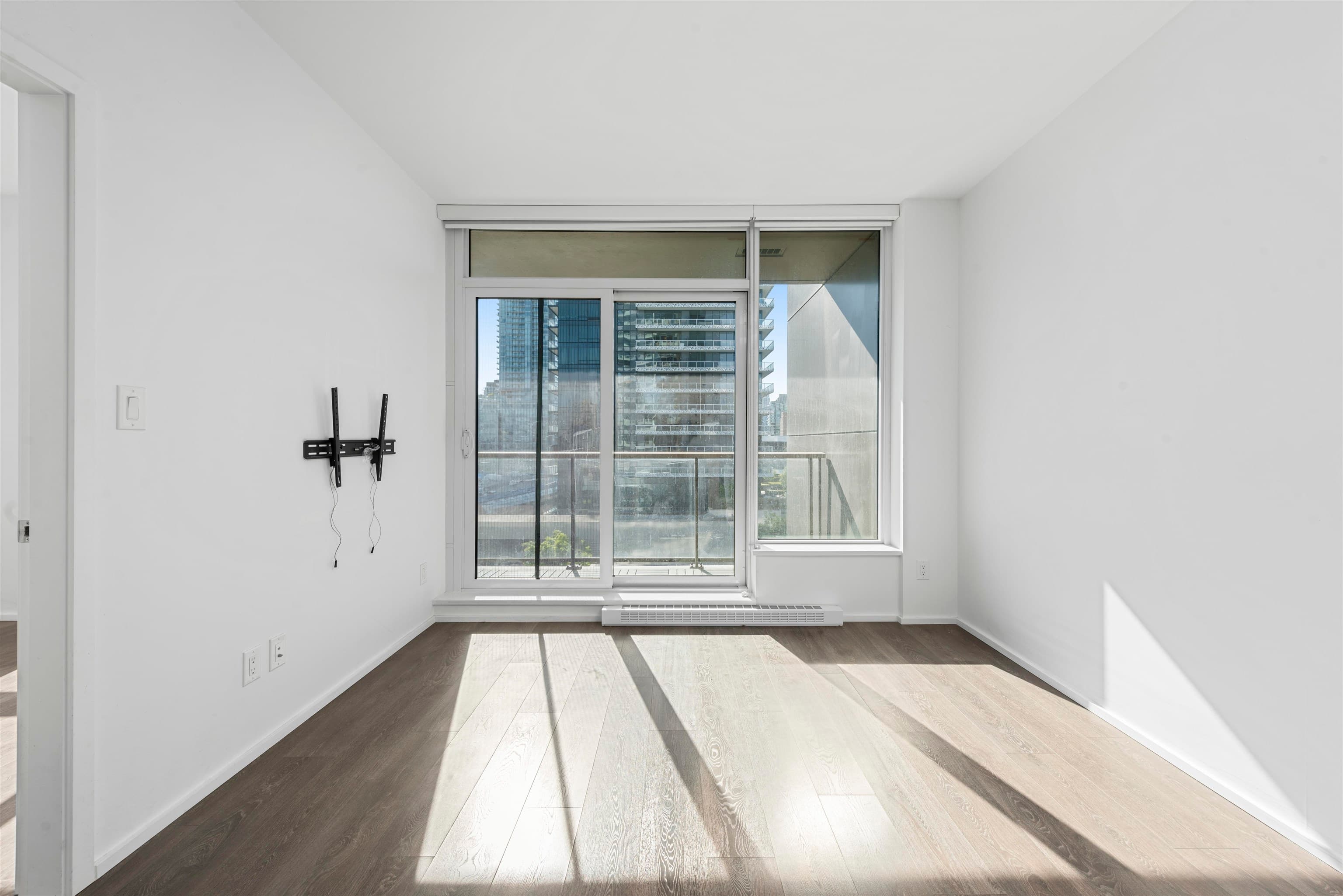 606 - 4650 Brentwood Boulevard, Burnaby, V5C 0M3 — photo 3