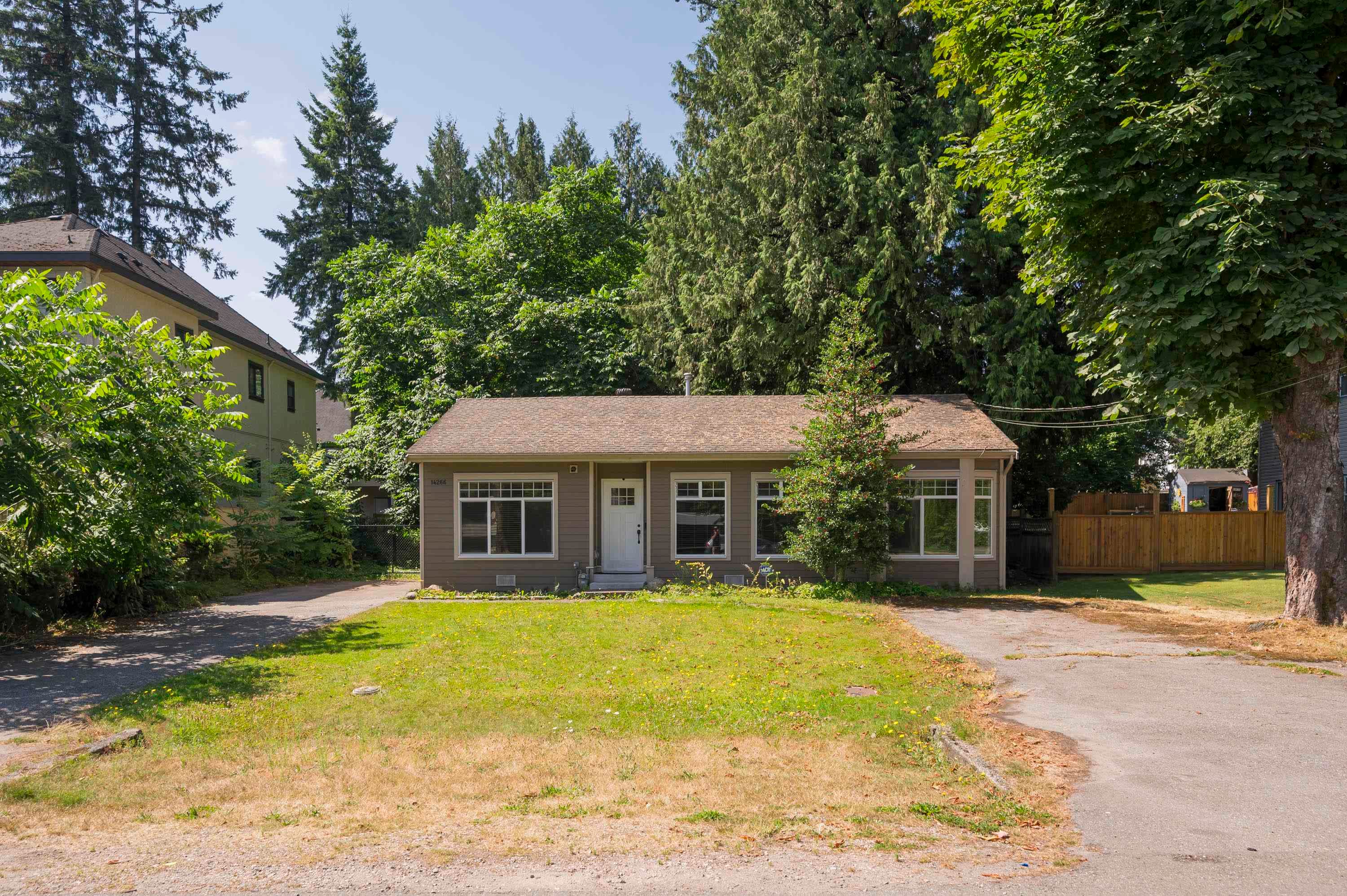 14266 Melrose Drive, Surrey, V3R 5R4 — photo 2