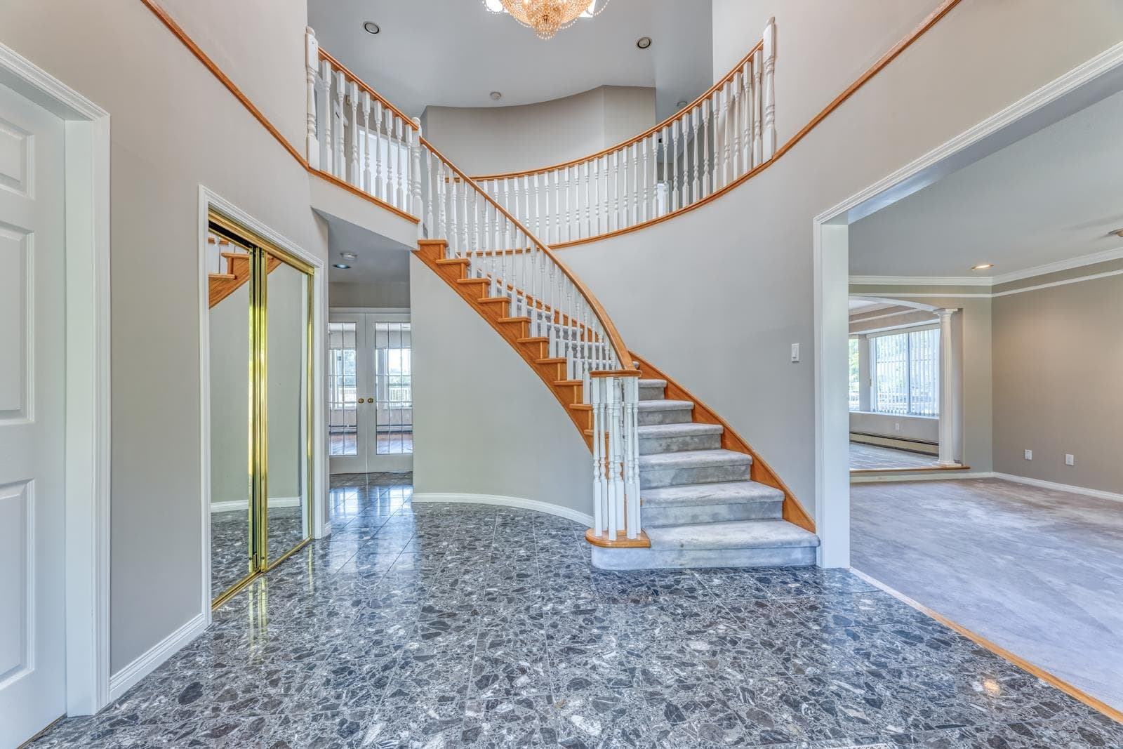 4930 Venables Street, Burnaby, V5B 1X7 — photo 2