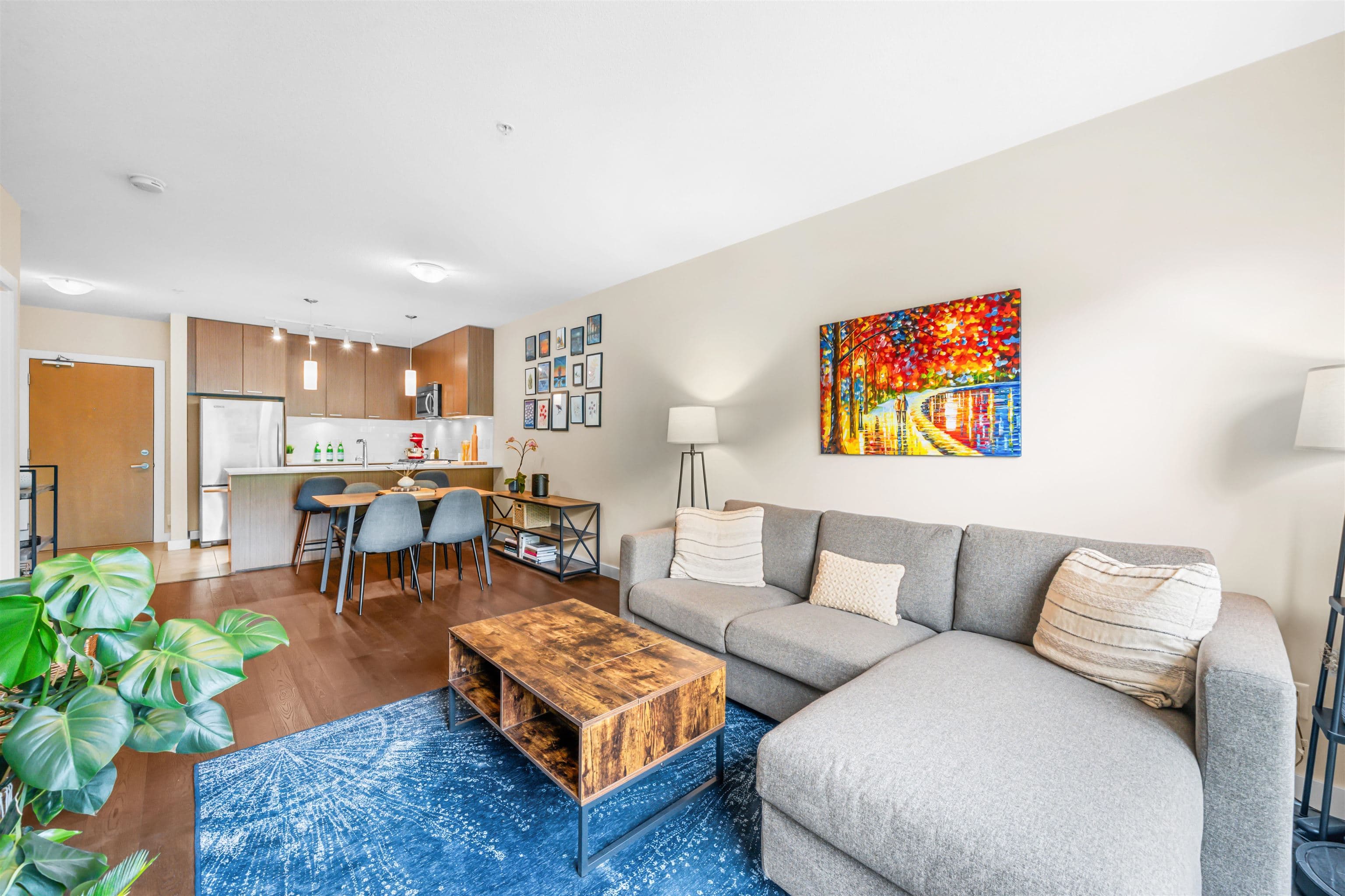 215 - 1330 Marine Drive, North Vancouver, V7P 1T4 — photo 2