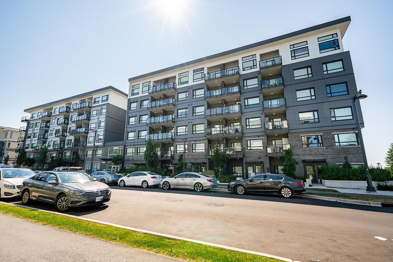 604 - 10777 138th Street, Surrey, V3T 0T5 — photo 2