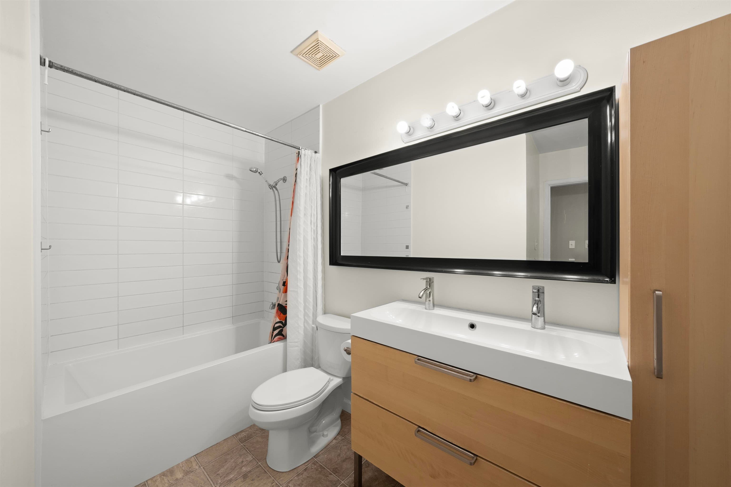1936 Goleta Drive, Burnaby, V5A 1P6 — photo 4