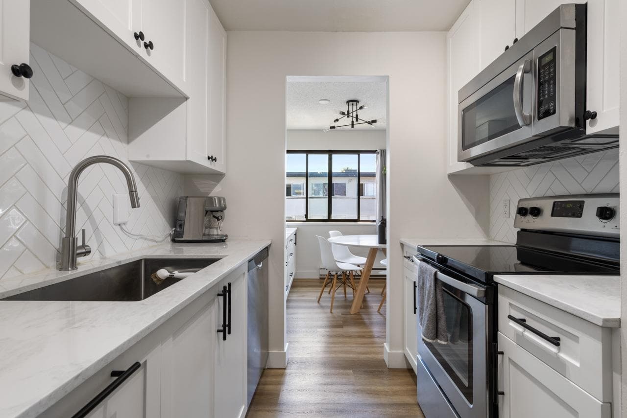 305 - 642 E 7th Avenue, Vancouver, V5T 1P1 — photo 3
