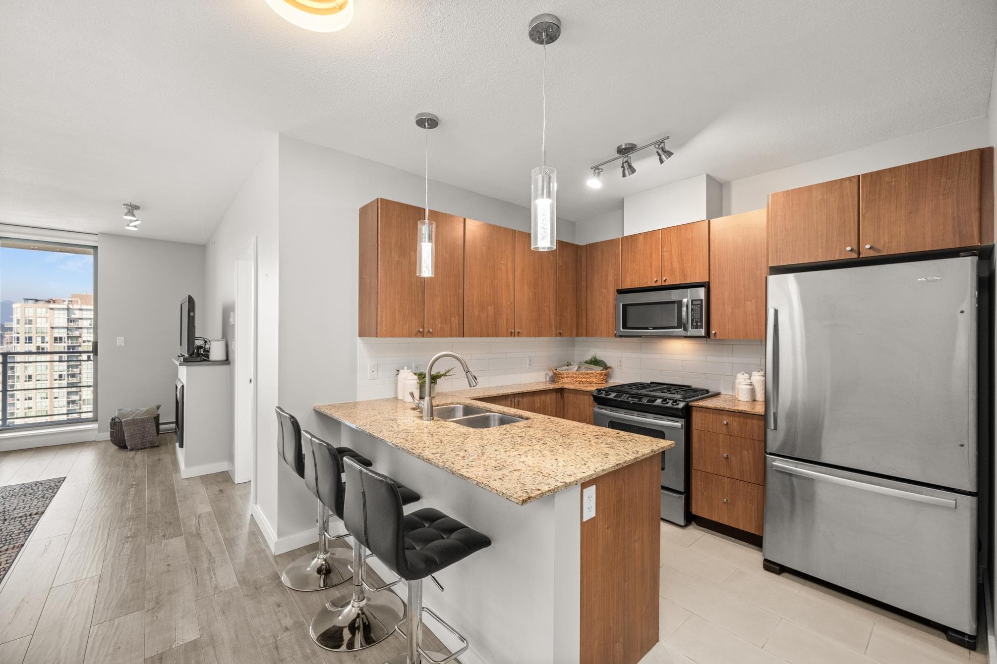 2103 - 280 Ross Drive, New Westminster, V3L 0C2 — photo 3