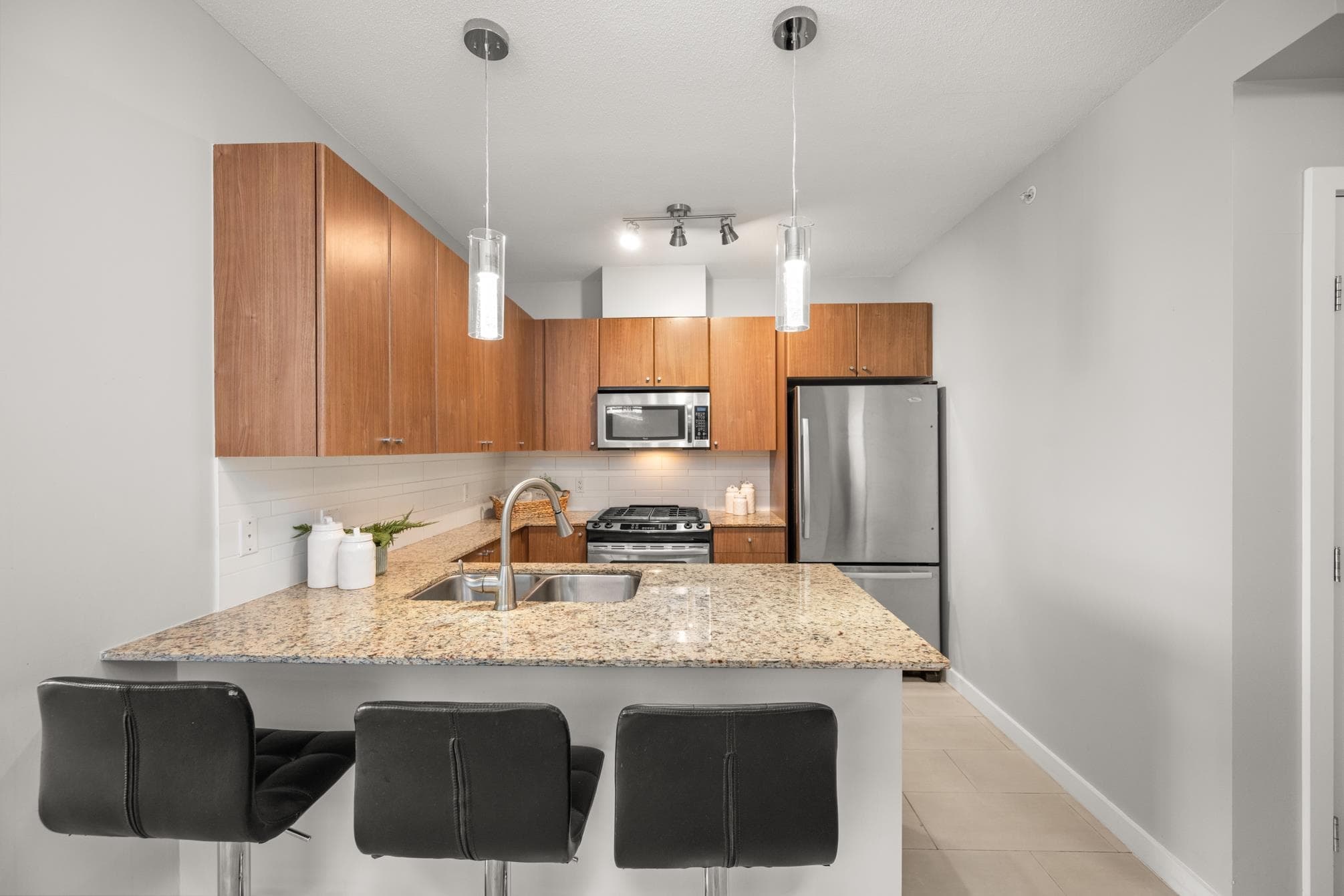 2103 - 280 Ross Drive, New Westminster, V3L 0C2 — photo 4
