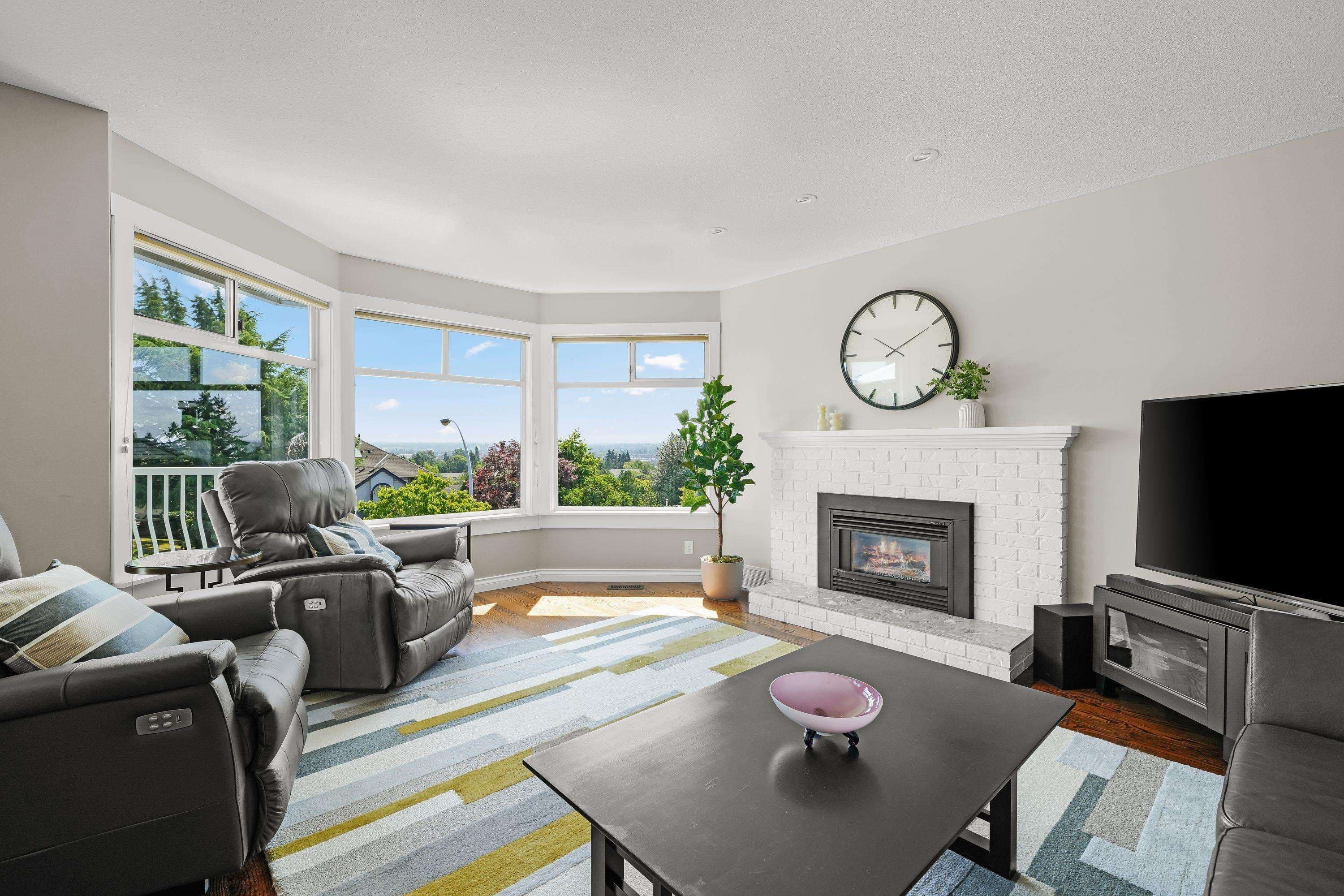 6199 191a Street, Surrey, V2S 8C7 — photo 3