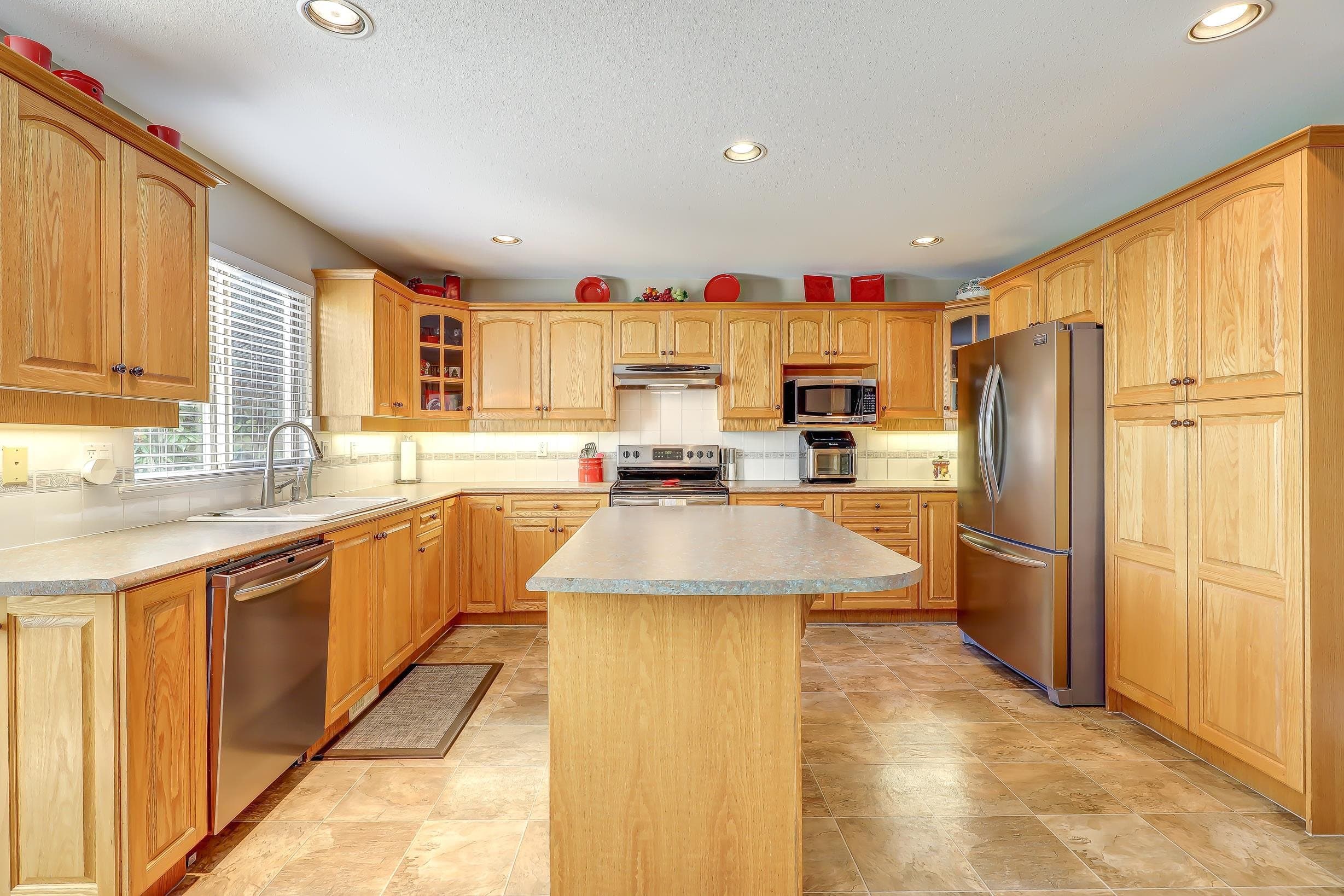 16932 60a Avenue, Surrey, V3S 8X5 — photo 5