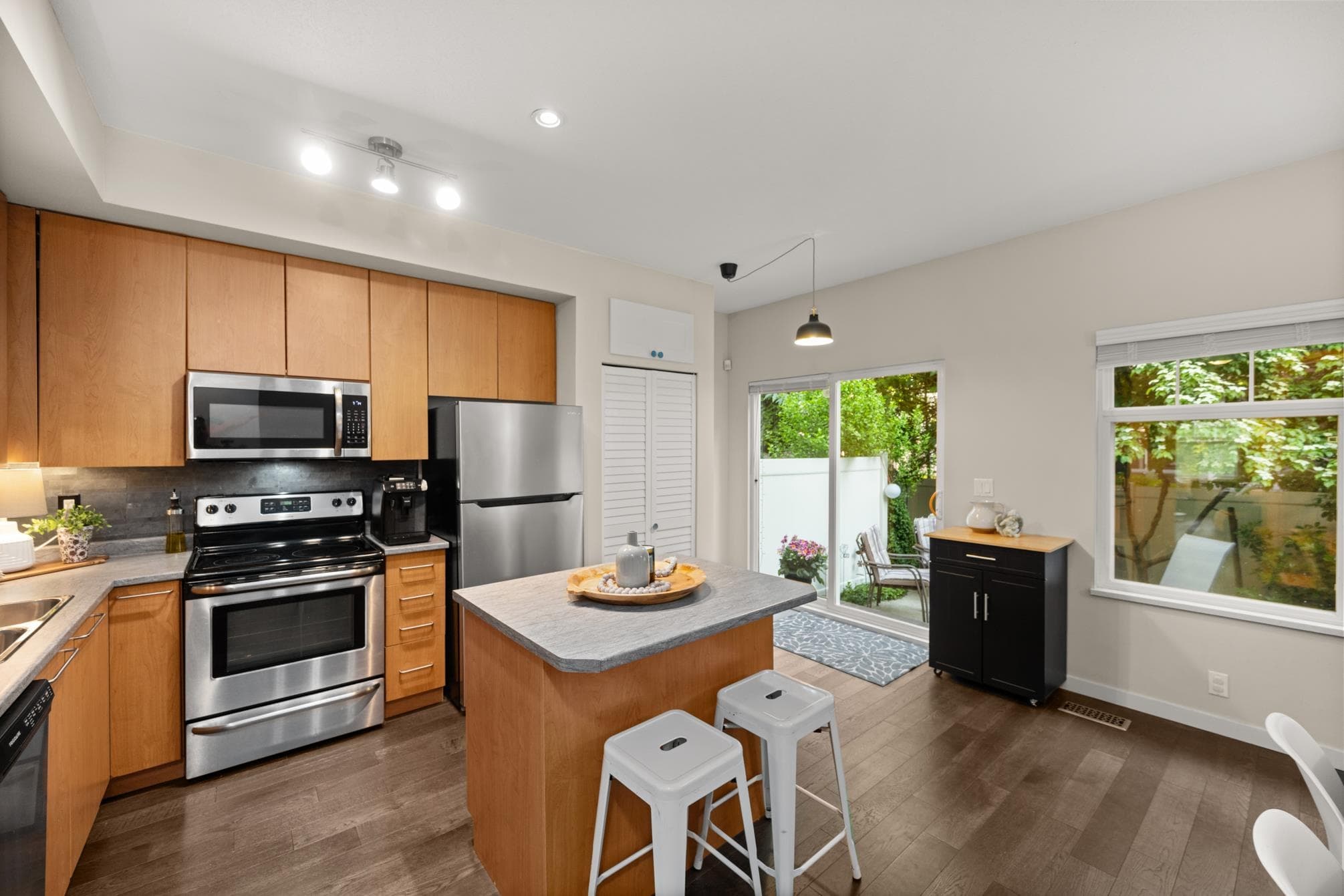 14 - 2678 King George Boulevard, Surrey, V4P 1H6 — photo 4