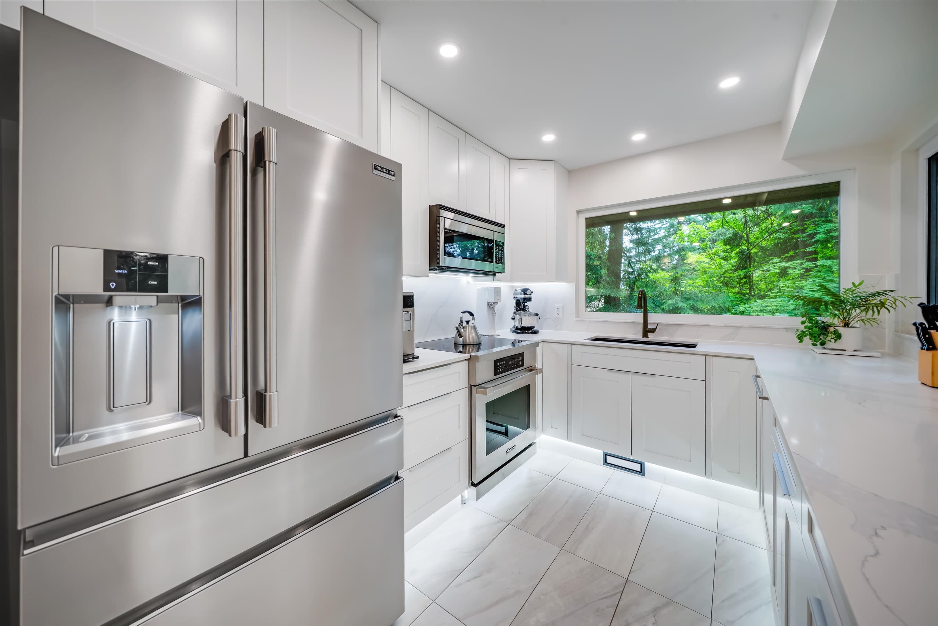 867 Frederick Road, North Vancouver, V7K 2Y5 — photo 3