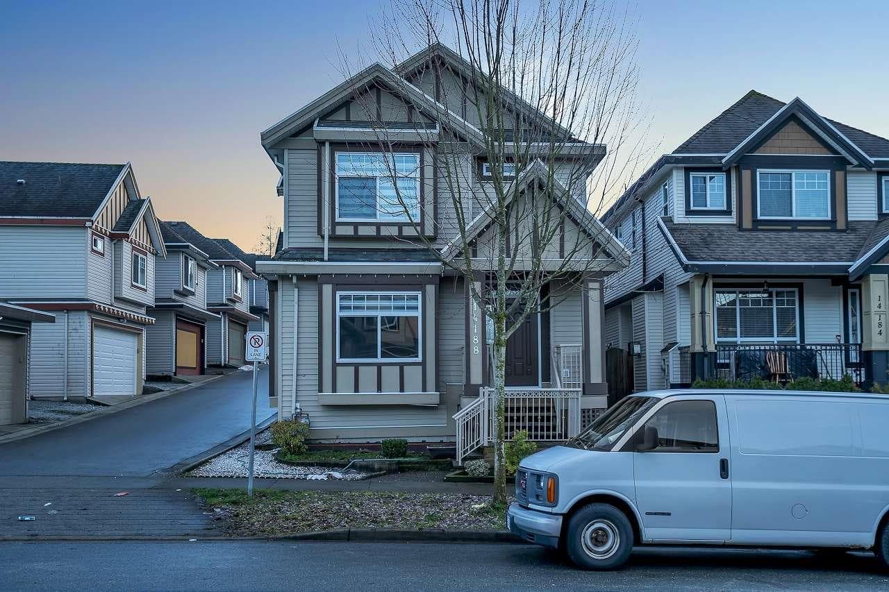 14188 62b Avenue, Surrey, V3X 0B3 — photo 2