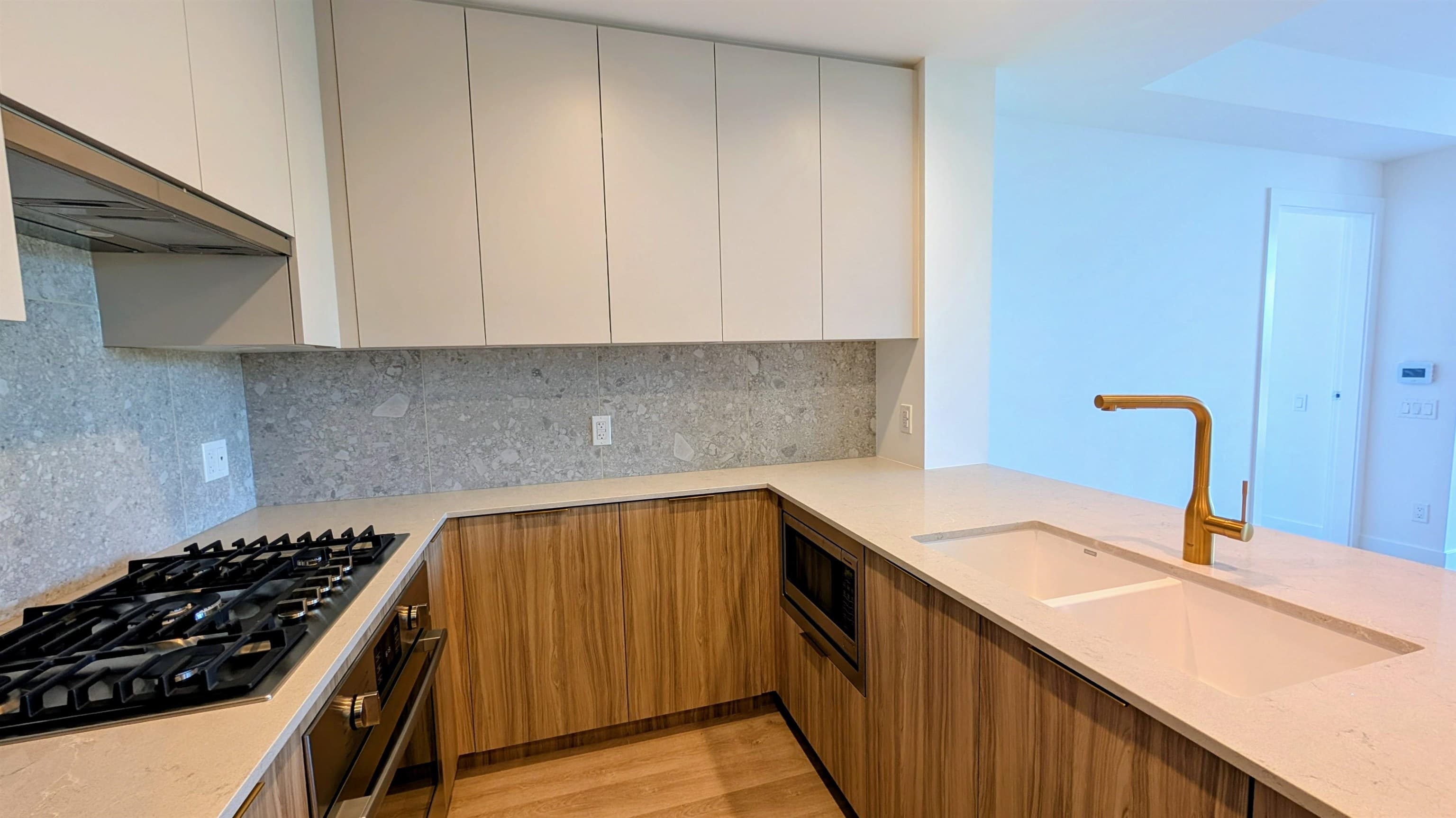 501 - 2385 Emery Court, North Vancouver, V7J 0G1 — photo 3