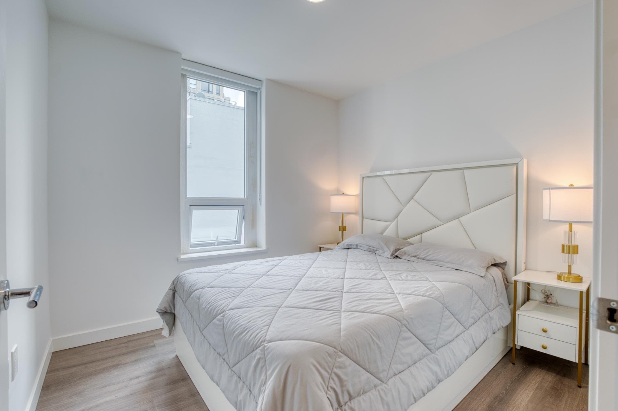 909 - 823 Carnarvon Street, New Westminster, V3M 0N5 — photo 1