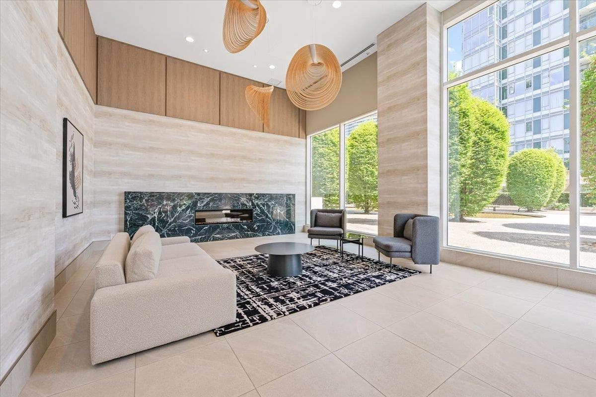 1903 - 1077 Marinaside Crescent, Vancouver, V6Z 2Z5 — photo 2