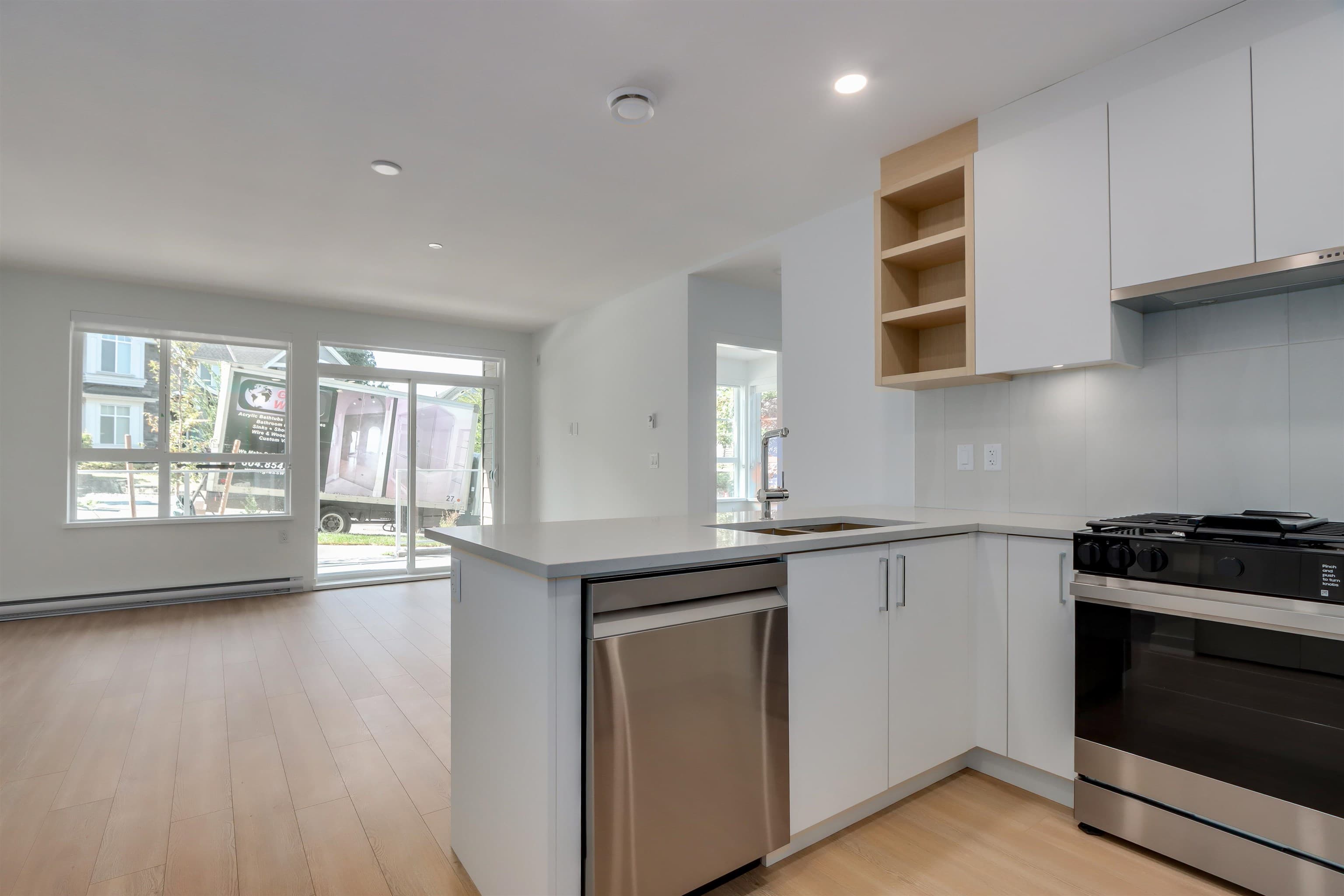 101 - 723 Grover Avenue, Coquitlam, V3J 0L9 — photo 3