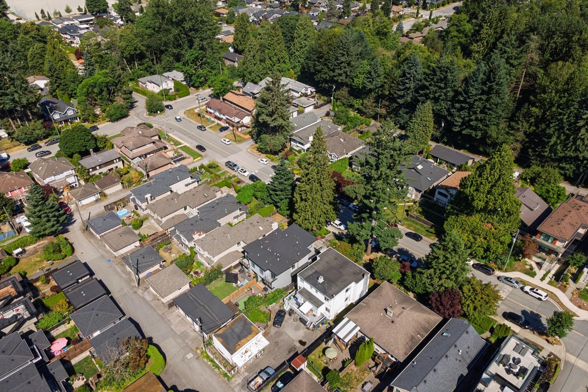227-229 W 19th Street, North Vancouver, V7M 1X6 — photo 2