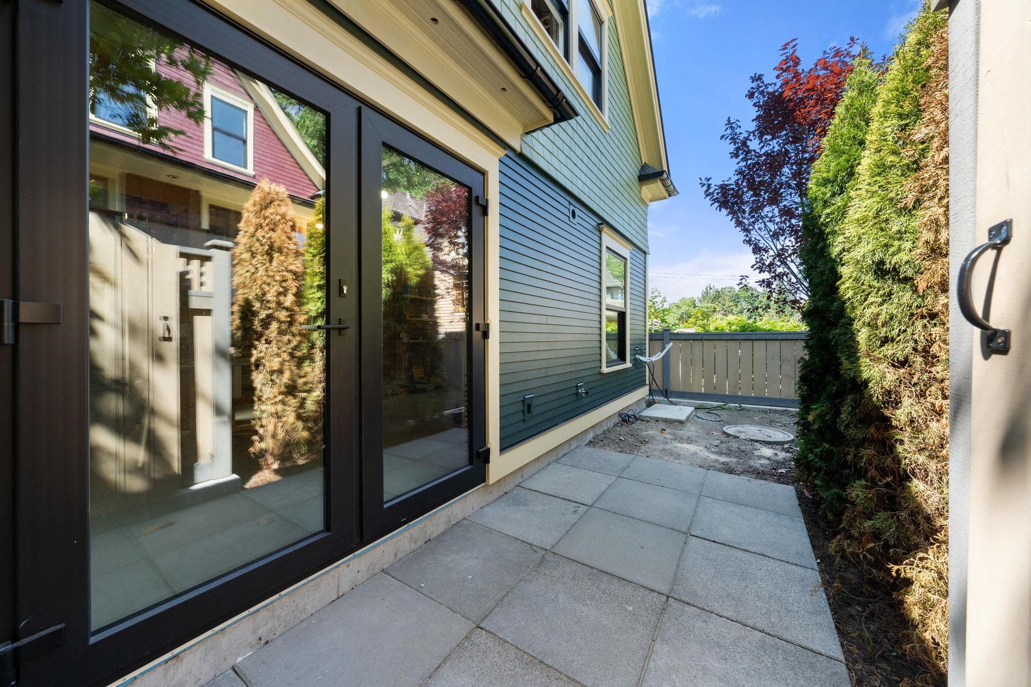 2594 Eton Street, Vancouver, V5K 1J7 — photo 3