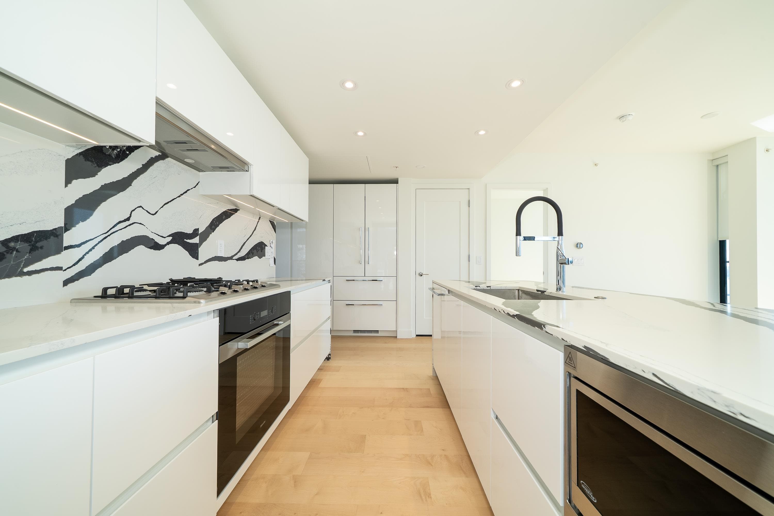 1306 - 135 E 13th Street, North Vancouver, V7L 0J8 — photo 5