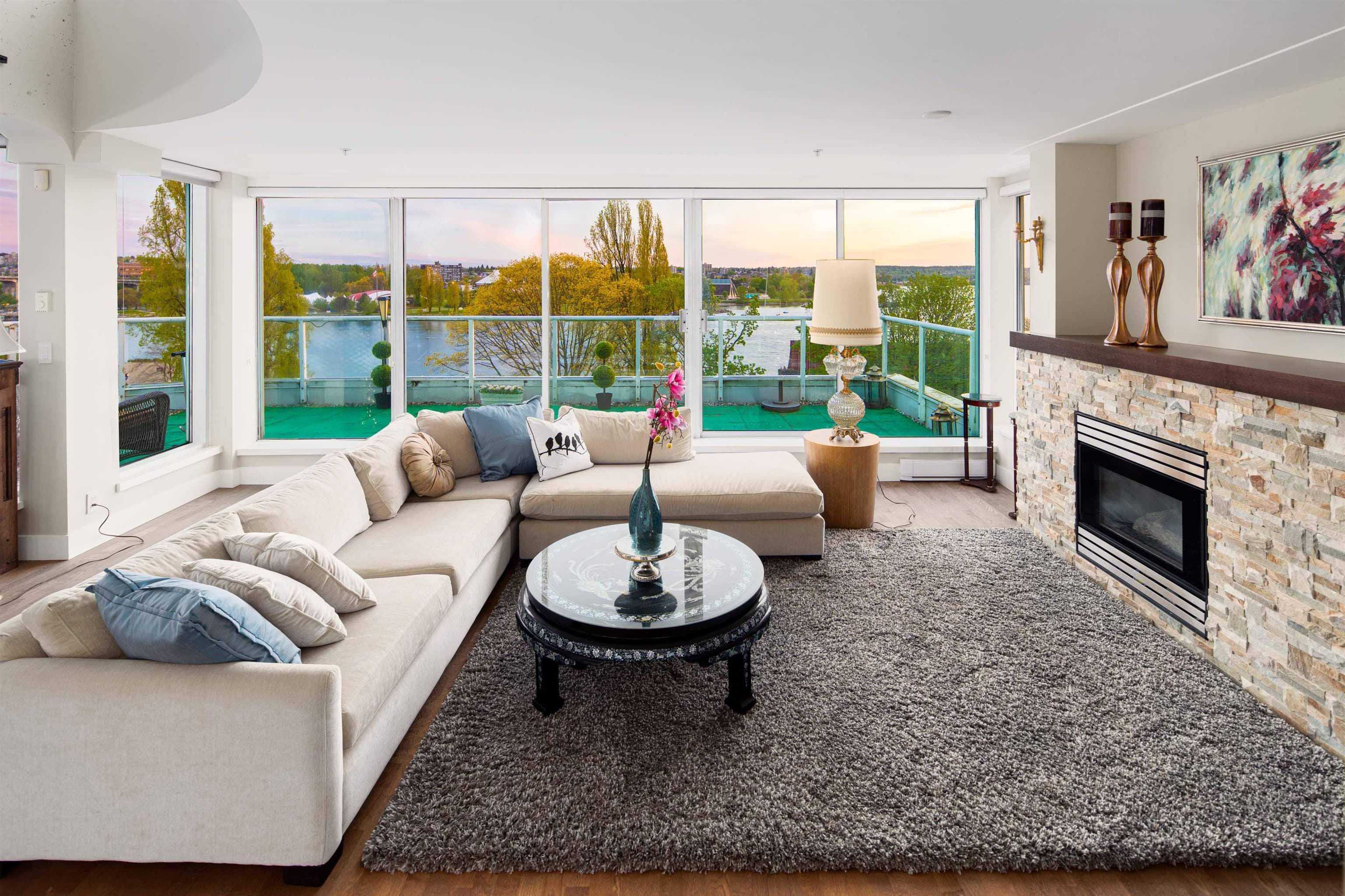 PH - 1403 Beach Avenue, Vancouver, V6G 1Y3 — photo 3