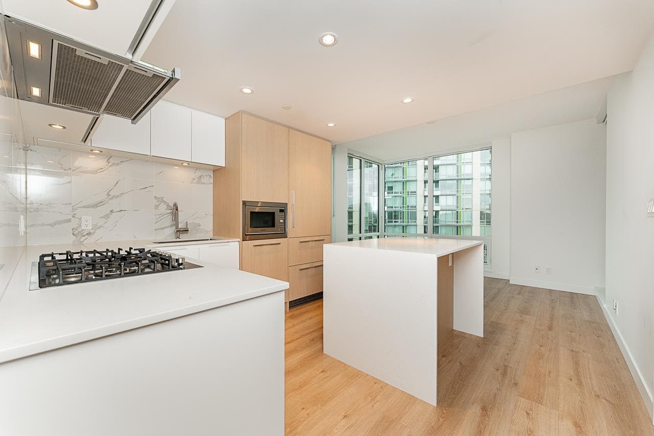 1202 - 1500 Fern Street, North Vancouver, V7J 0E6 — photo 4