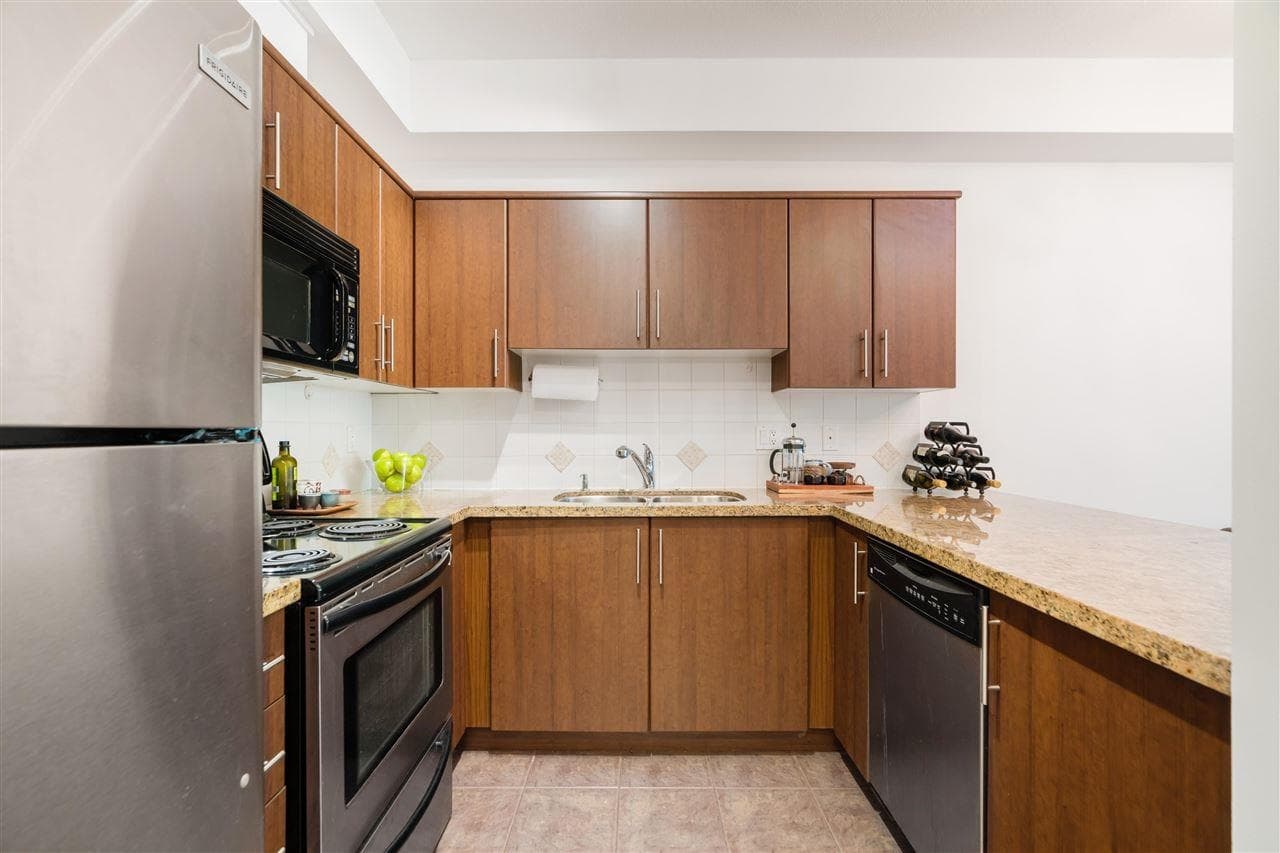 106 - 3240 St Johns Street, Port Moody, V3H 0C1 — photo 3