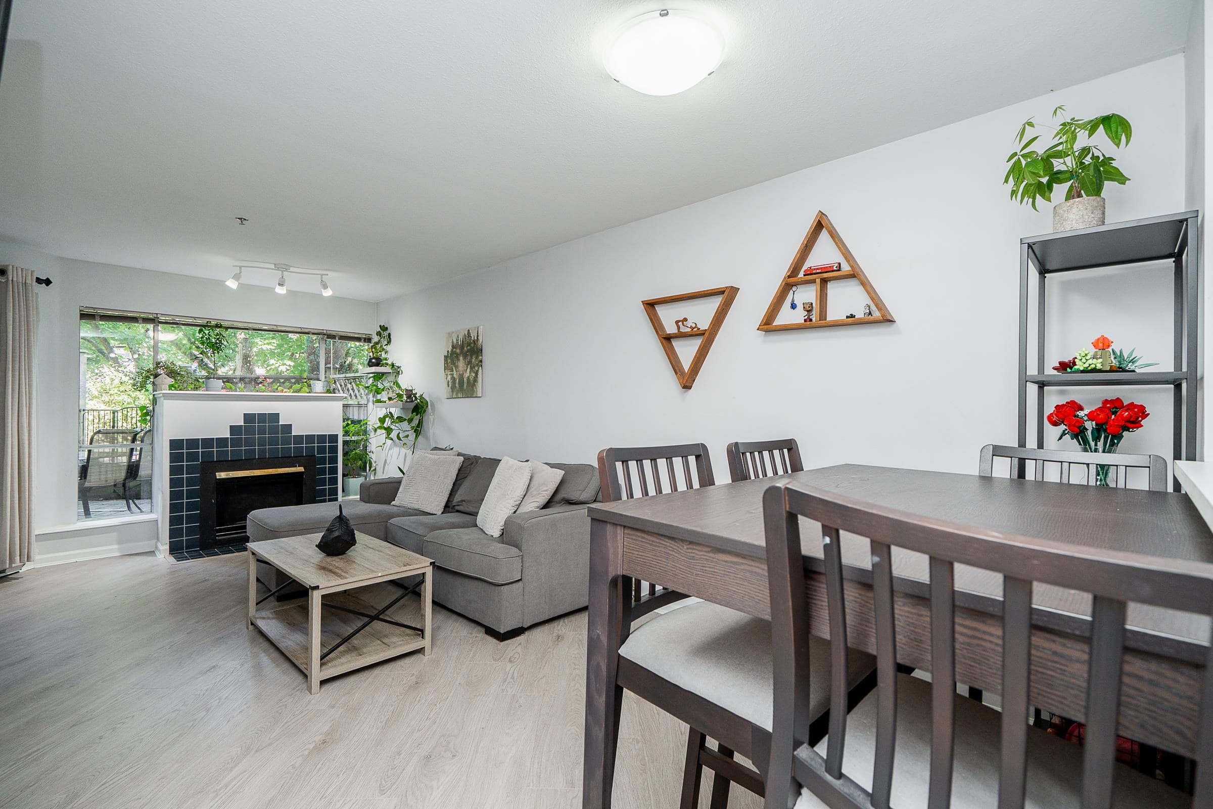 111 - 2401 Hawthorne Avenue, Port Coquitlam, V3C 6R9 — photo 1