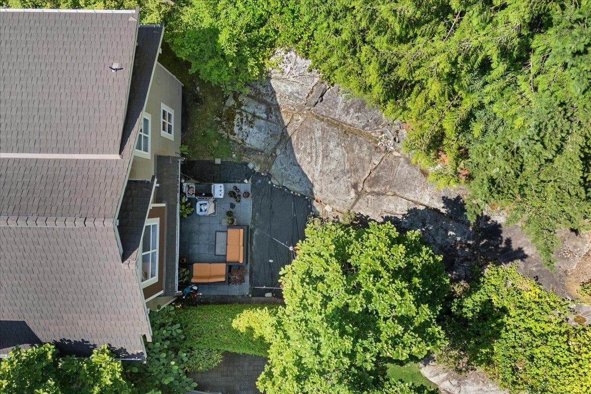 4949 Edendale Court, West Vancouver, V7W 3H7 — photo 2