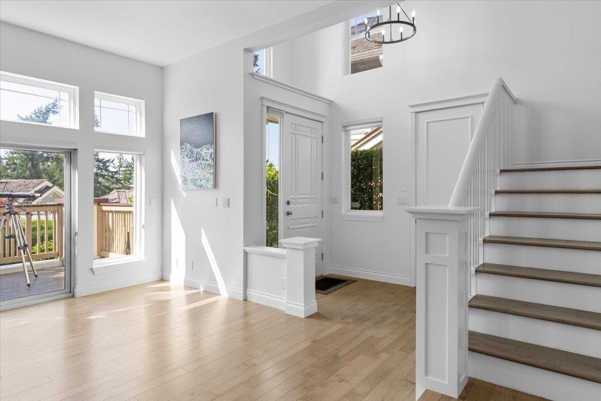 4949 Edendale Court, West Vancouver, V7W 3H7 — photo 4