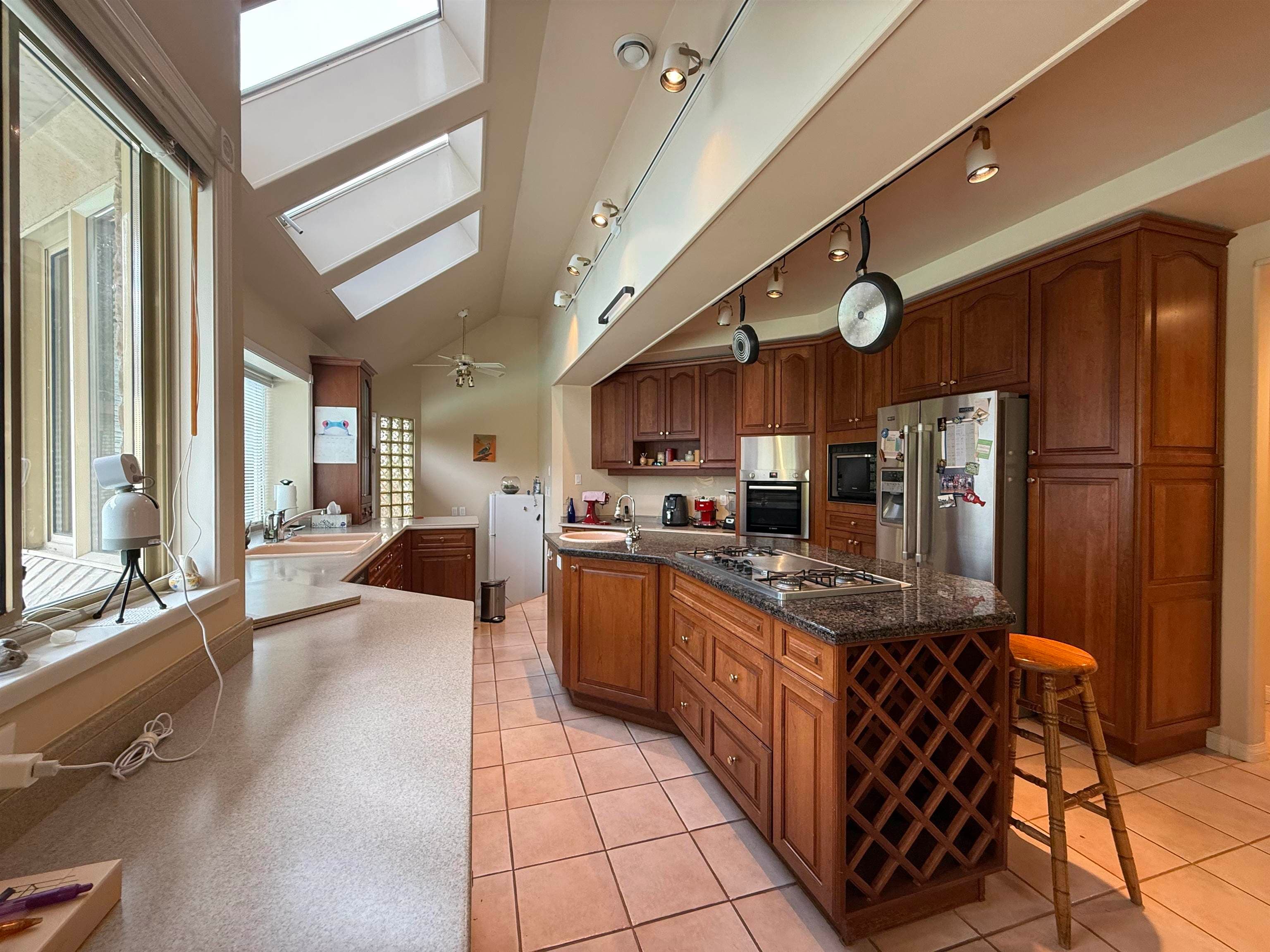 1136 Smith Avenue, Coquitlam, V3J 2X8 — photo 5