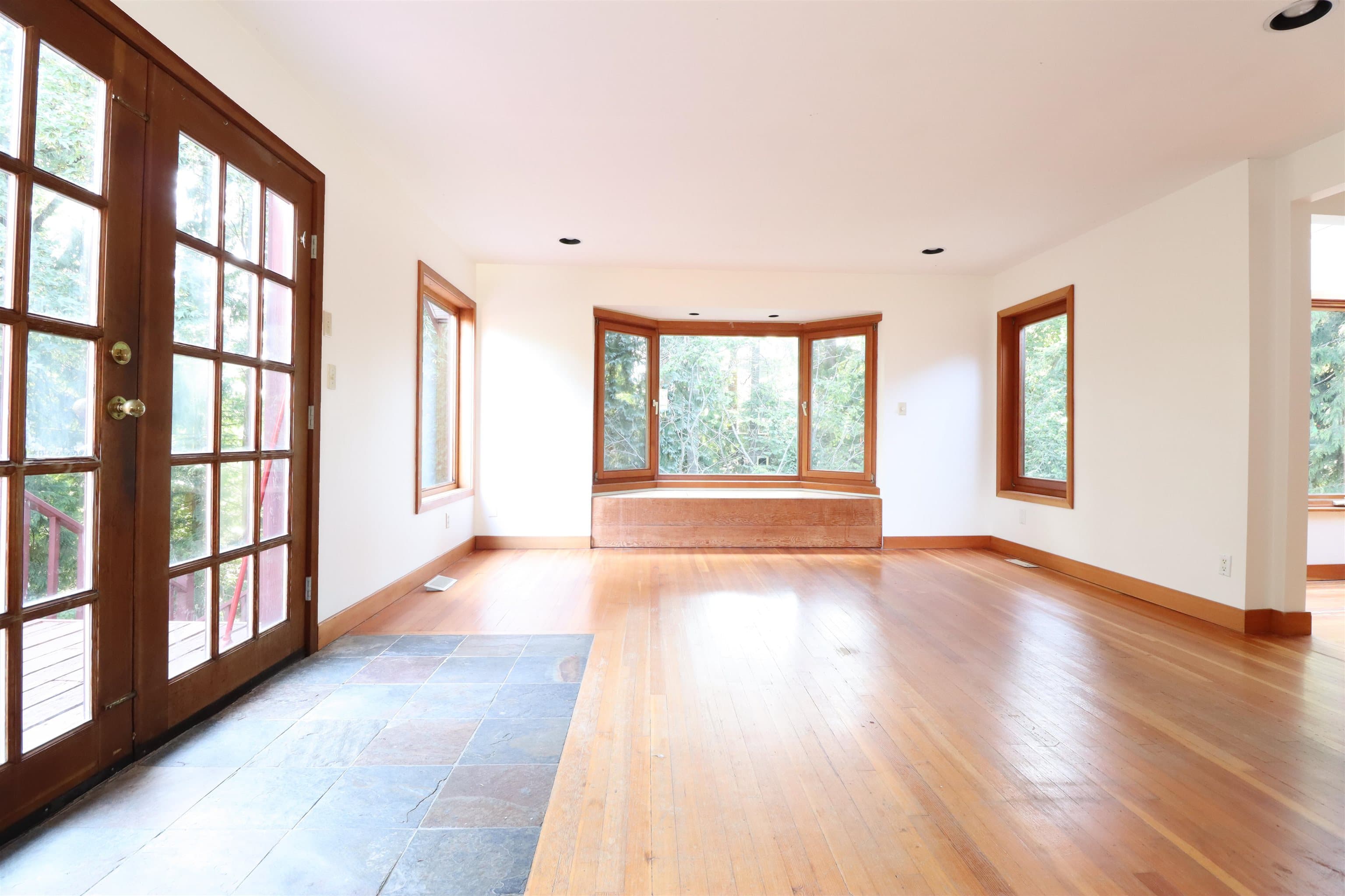 5808 Portland Street, Burnaby, V5J 2R8 — photo 3