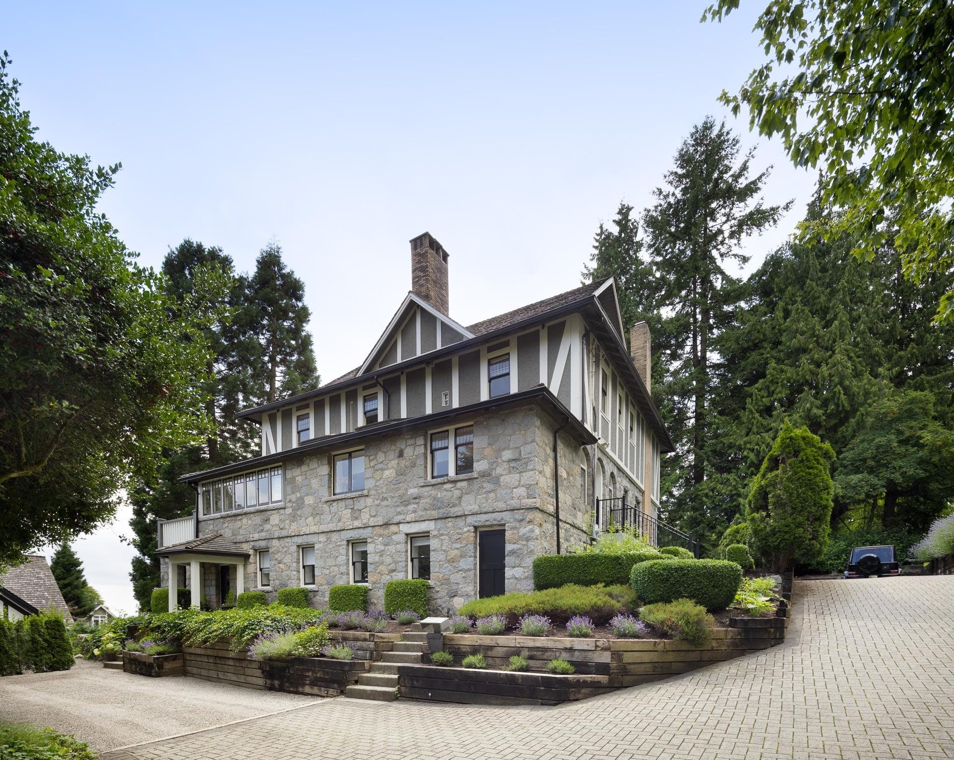 3545 Dowsley Court, North Vancouver