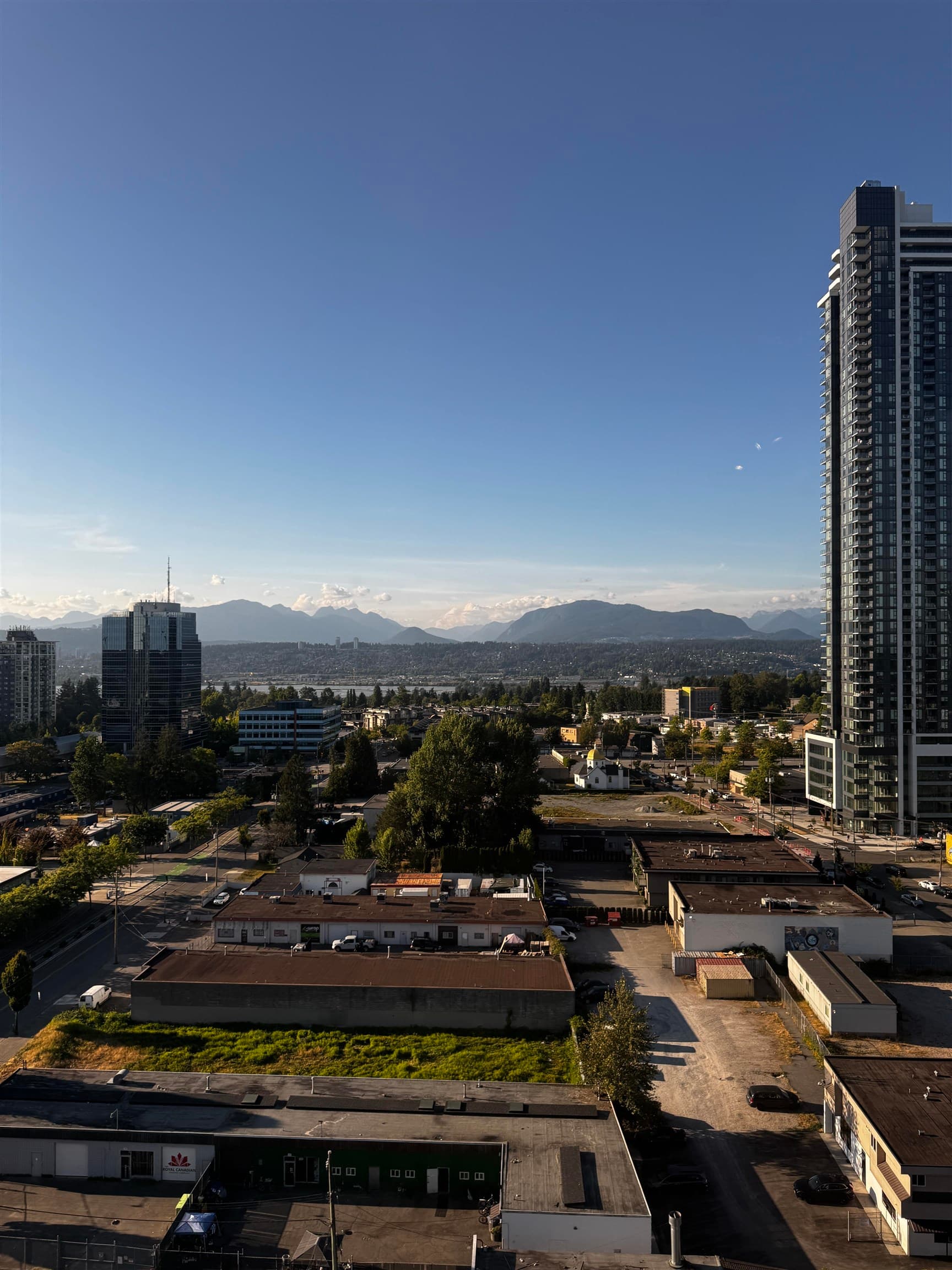 1510 - 10626 City Parkway, Surrey, V3T 0S3 — photo 2
