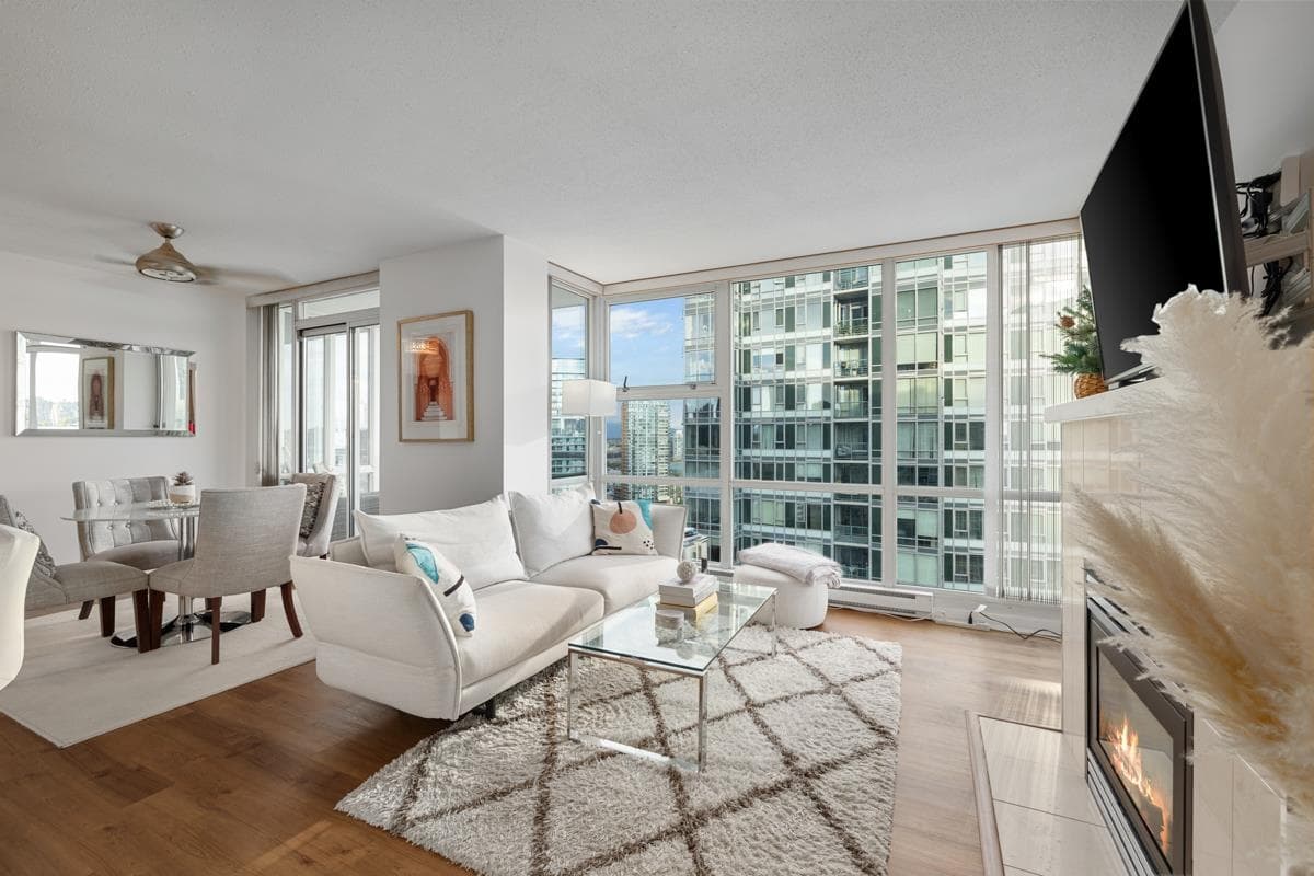 2201 - 1077 Marinaside Crescent, Vancouver, V6Z 2Z2 — photo 1