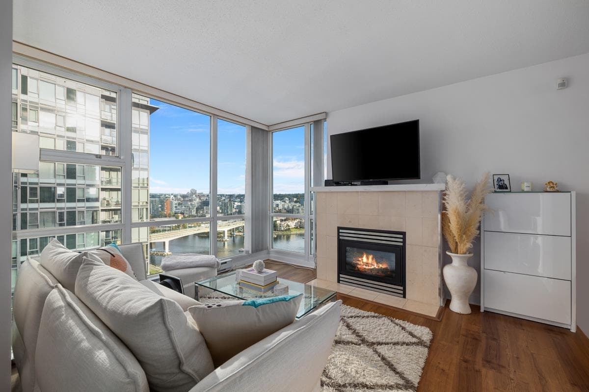 2201 - 1077 Marinaside Crescent, Vancouver, V6Z 2Z2 — photo 4