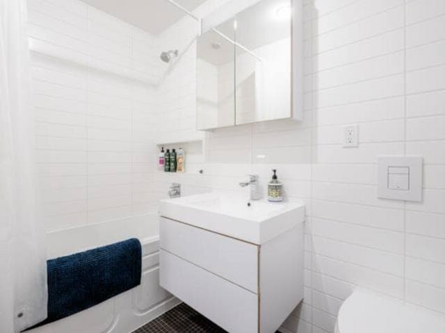 701 - 219 E Georgia Street, Vancouver, V6A 1Z6 — photo 2