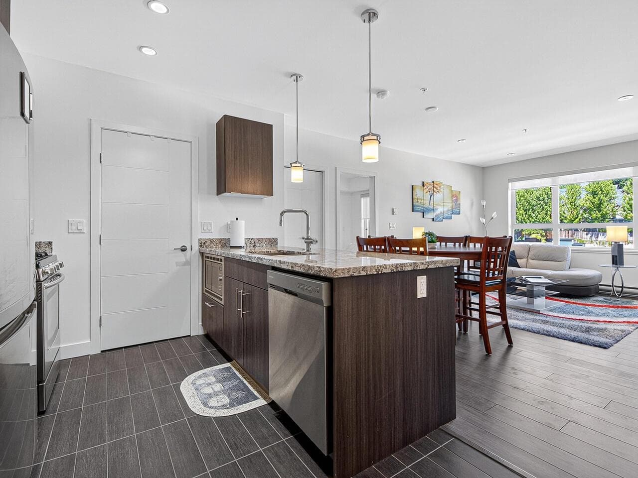 303 - 5688 Hastings Street, Burnaby, V5B 1R4 — photo 3