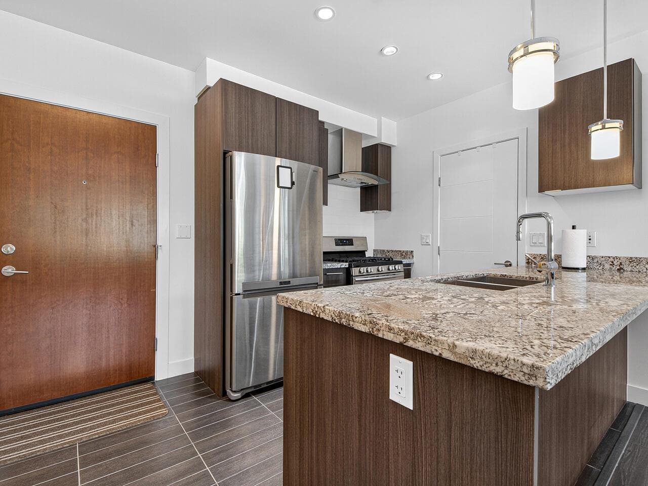 303 - 5688 Hastings Street, Burnaby, V5B 1R4 — photo 5