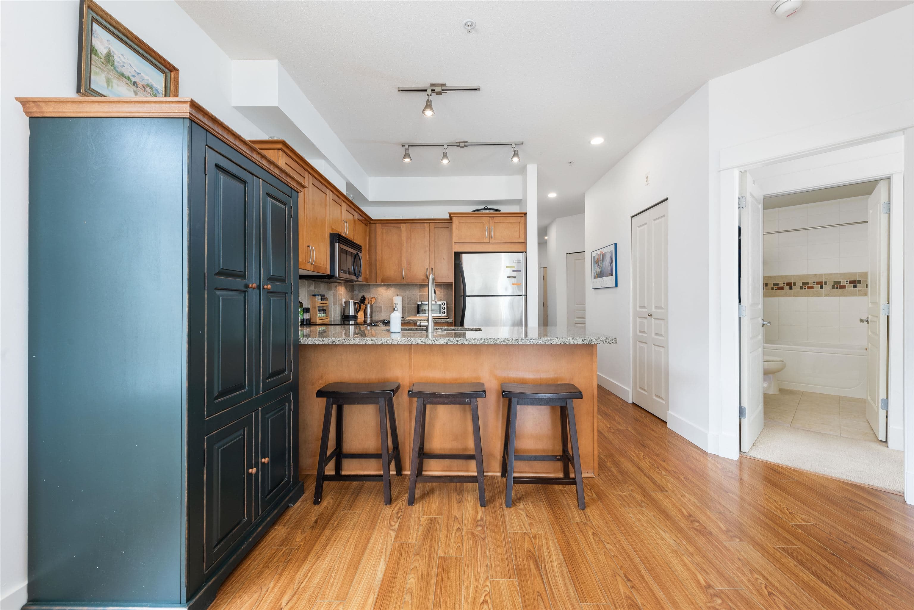 301 - 1336 Main Street, Squamish, V8B 0R2 — photo 5