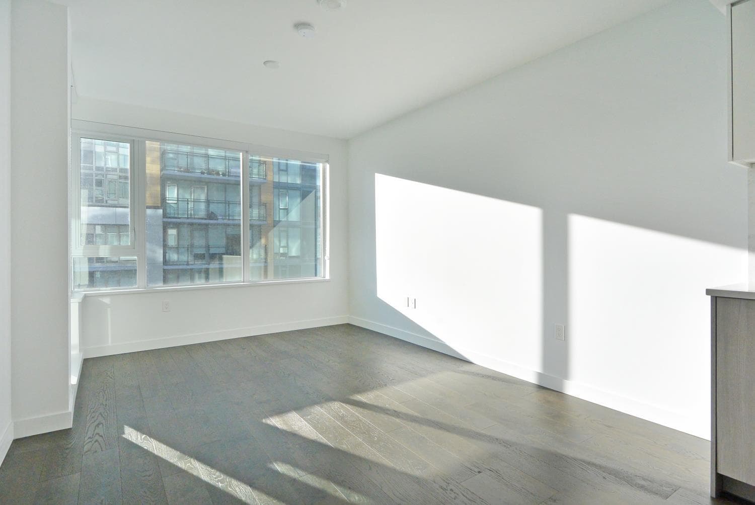 806 - 8160 Mcmyn Way, Richmond, V6X 0V2 — photo 2