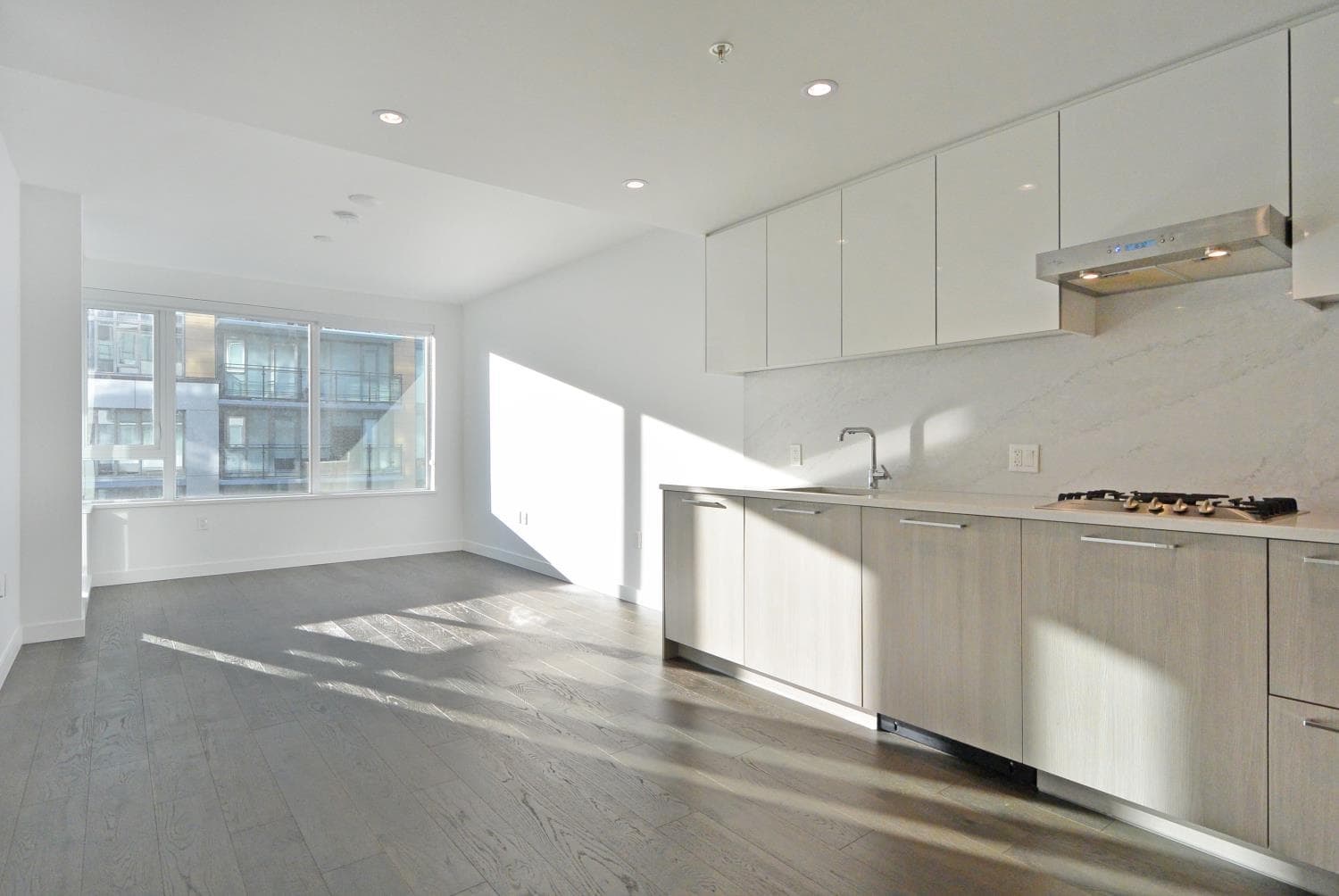 806 - 8160 Mcmyn Way, Richmond, V6X 0V2 — photo 3