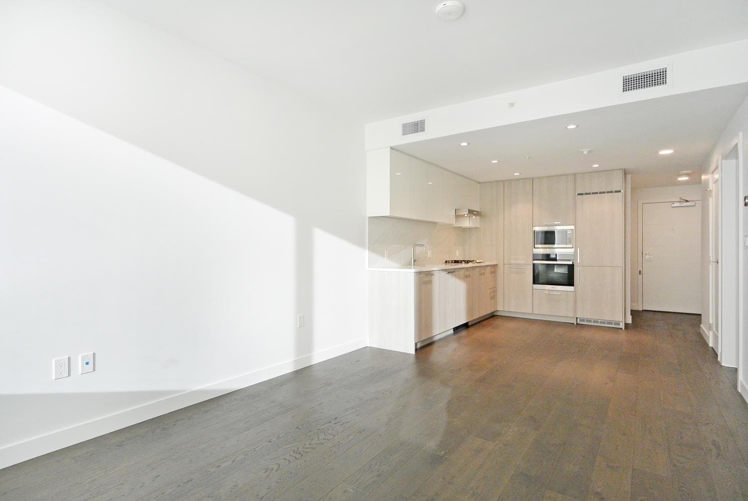 806 - 8160 Mcmyn Way, Richmond, V6X 0V2 — photo 4