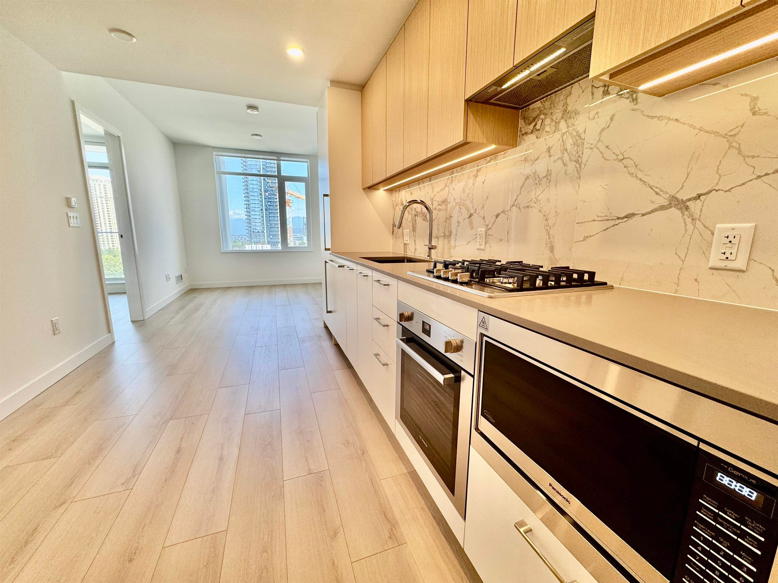 1007 - 6468 Willingdon Avenue, Burnaby, V5H 0L3 — photo 3