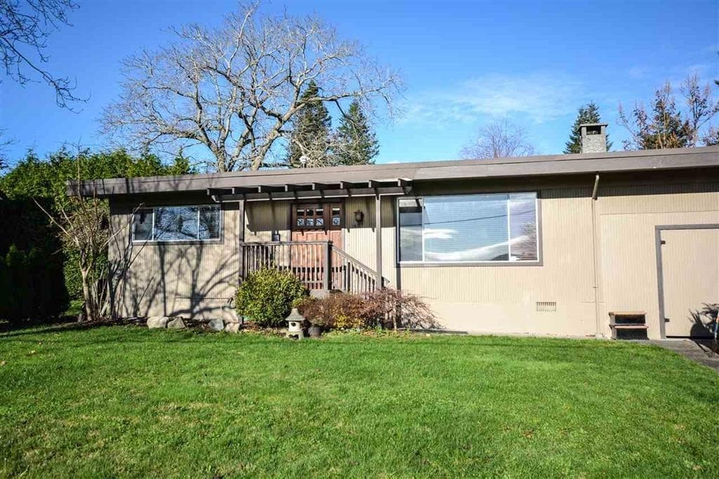 14181 Malabar Avenue, White Rock, V4B 2Y4 — photo 2