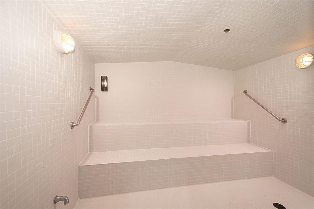 704 - 499 Broughton Street, Vancouver, V6G 3K1 — photo 4