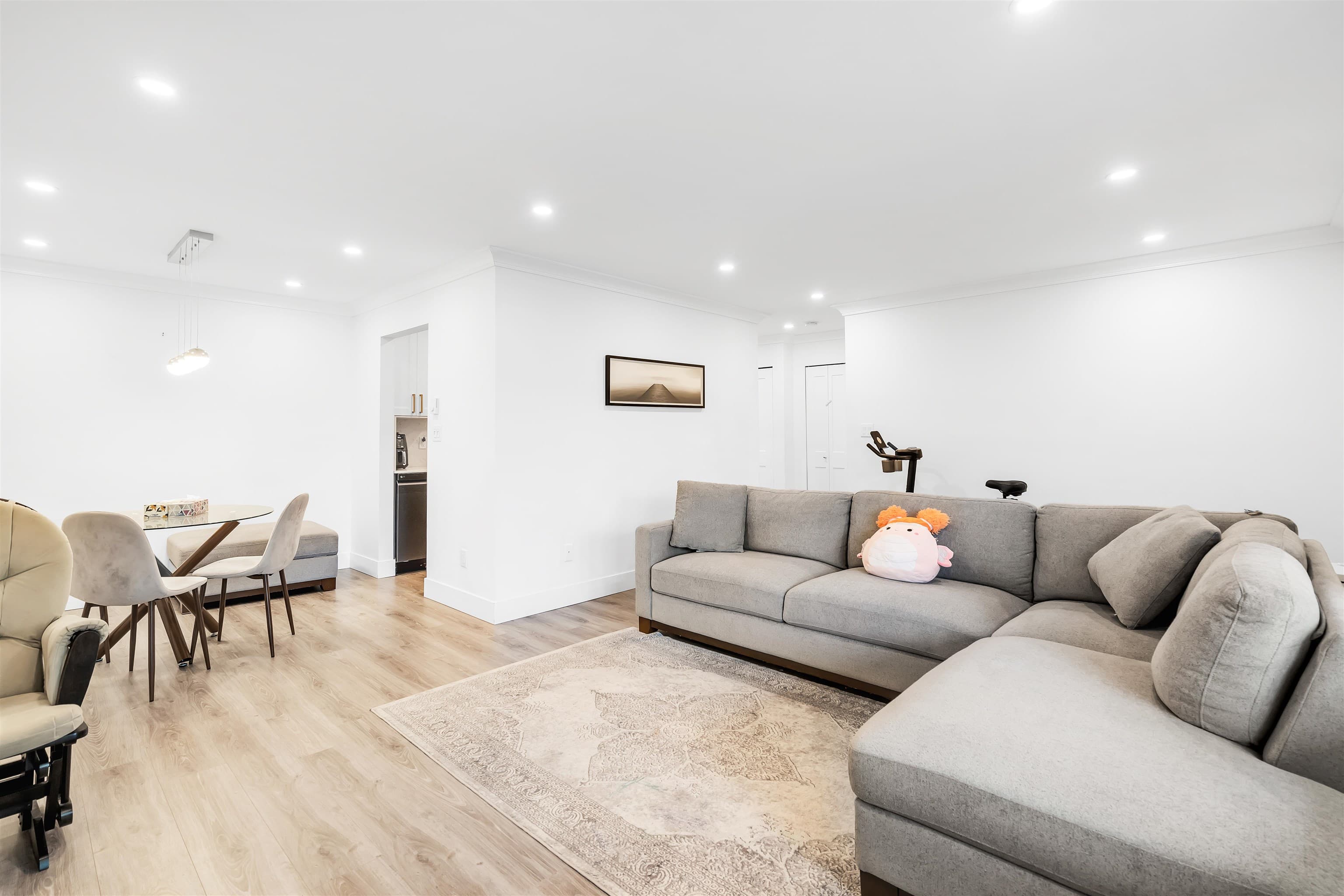 209 - 13947 72 Avenue, Surrey, V3W 2P6 — photo 3