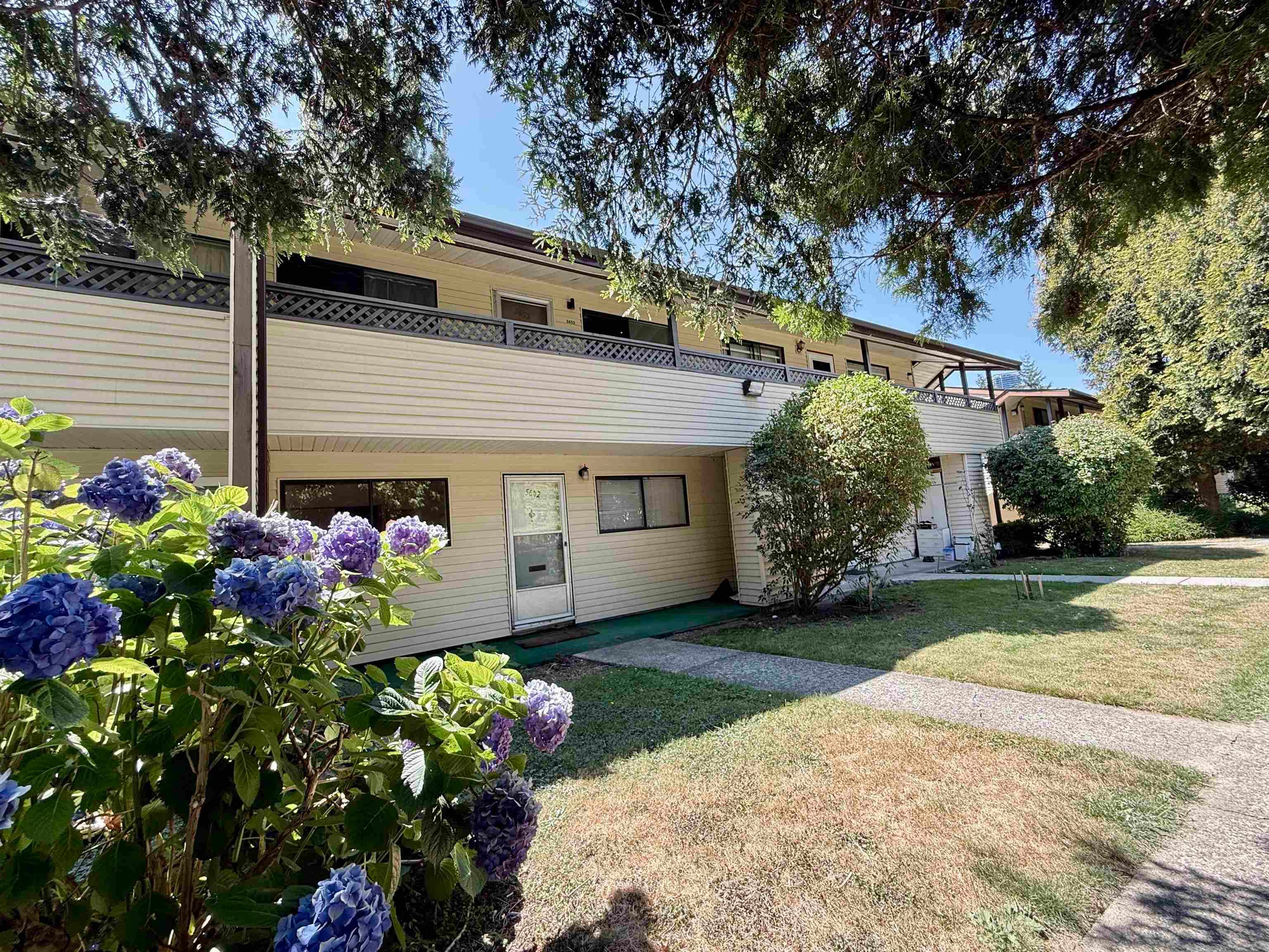 5642 Broadway, Burnaby