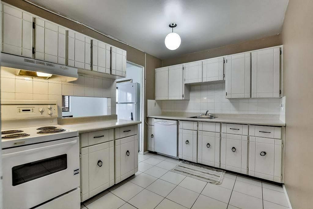 5642 Broadway, Burnaby, V5B 1W7 — photo 5