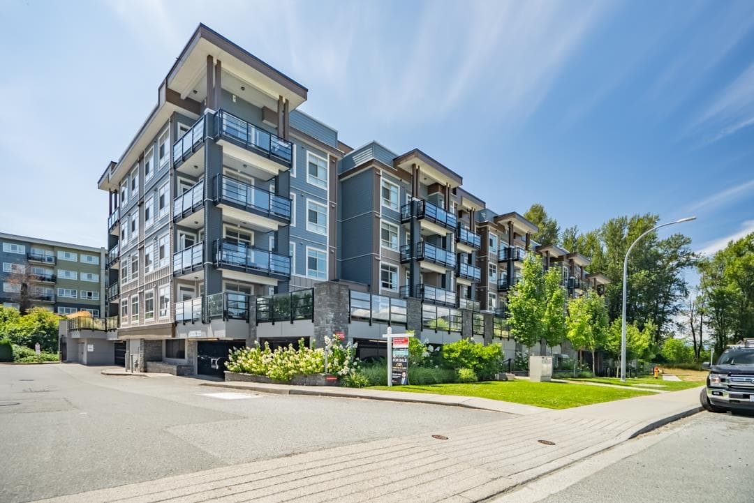 303 - 45562 Airport Road, Chilliwack, V2P 0J8 — photo 2