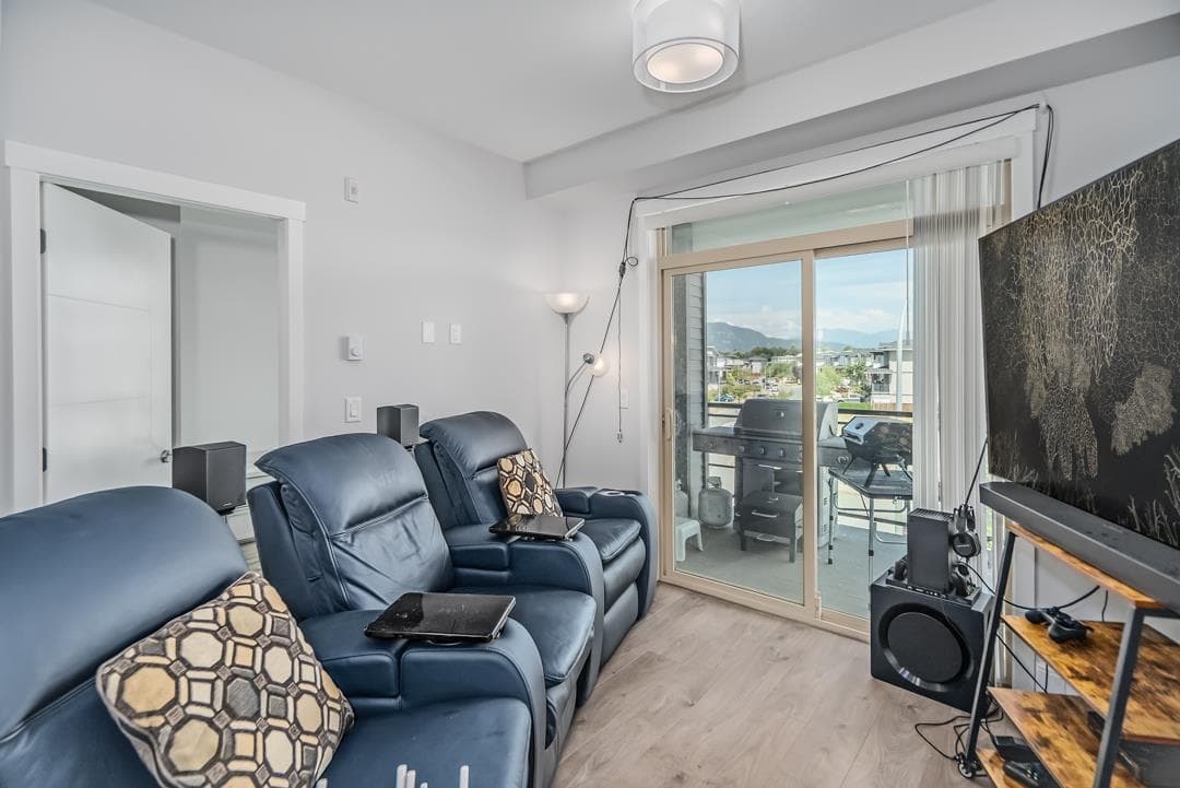303 - 45562 Airport Road, Chilliwack, V2P 0J8 — photo 5