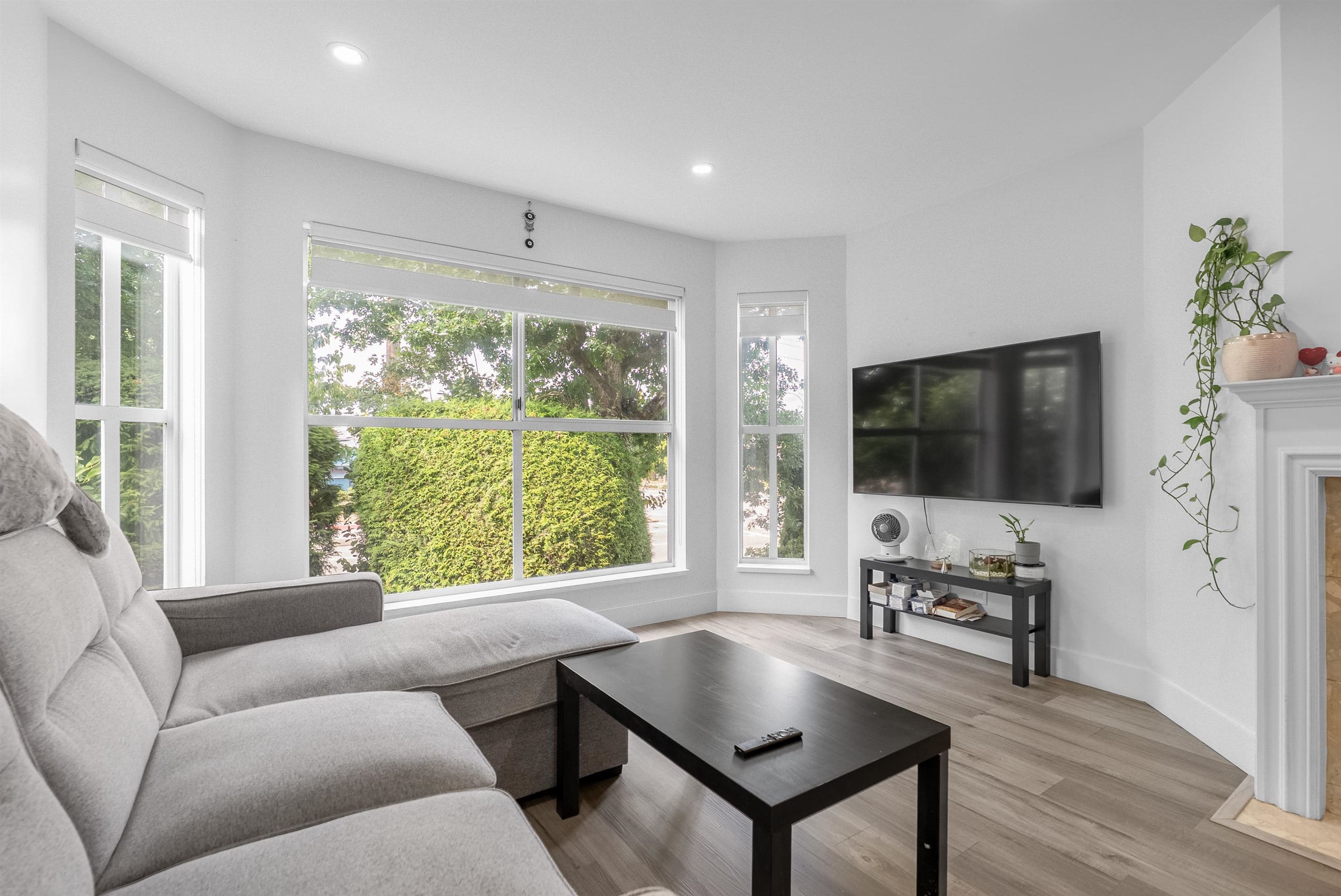 210 - 7171 121 Street, Surrey, V3W 1G9 — photo 4